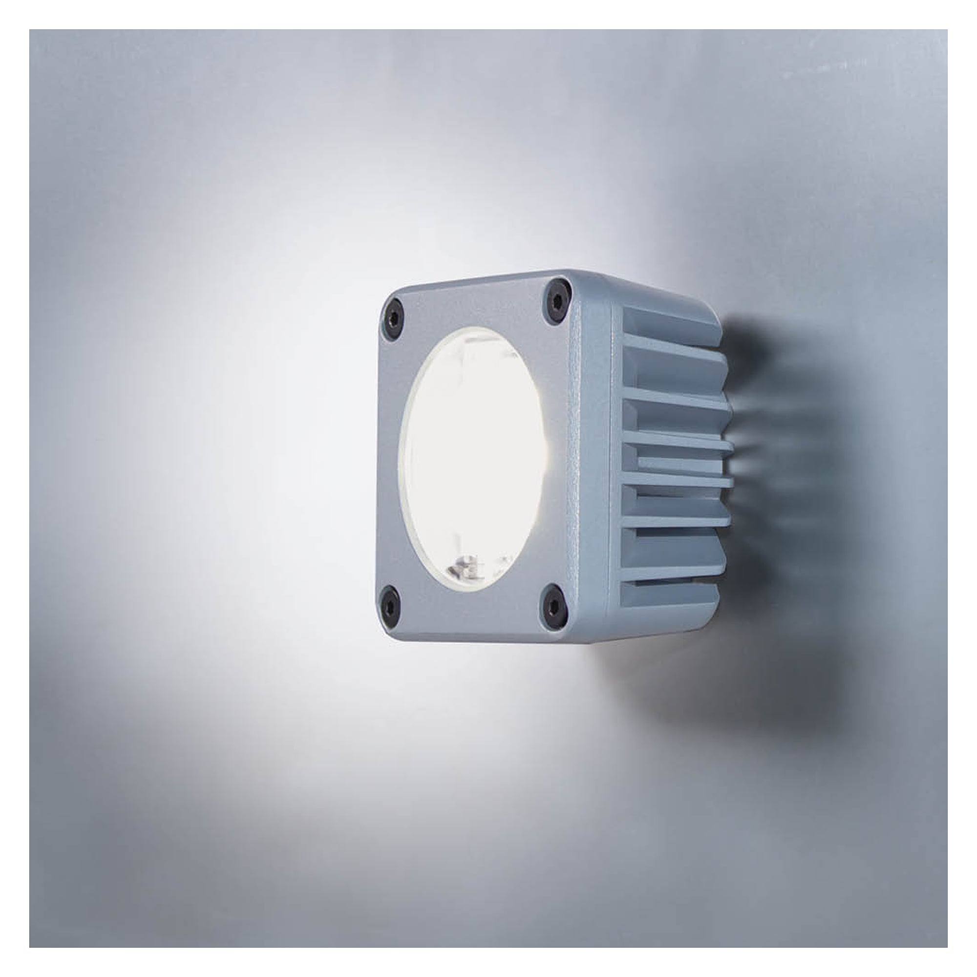 CENALED SPOT surface-mount machine light 8.5W 65° wide flood, IP67 - LED2WORK 121013-04