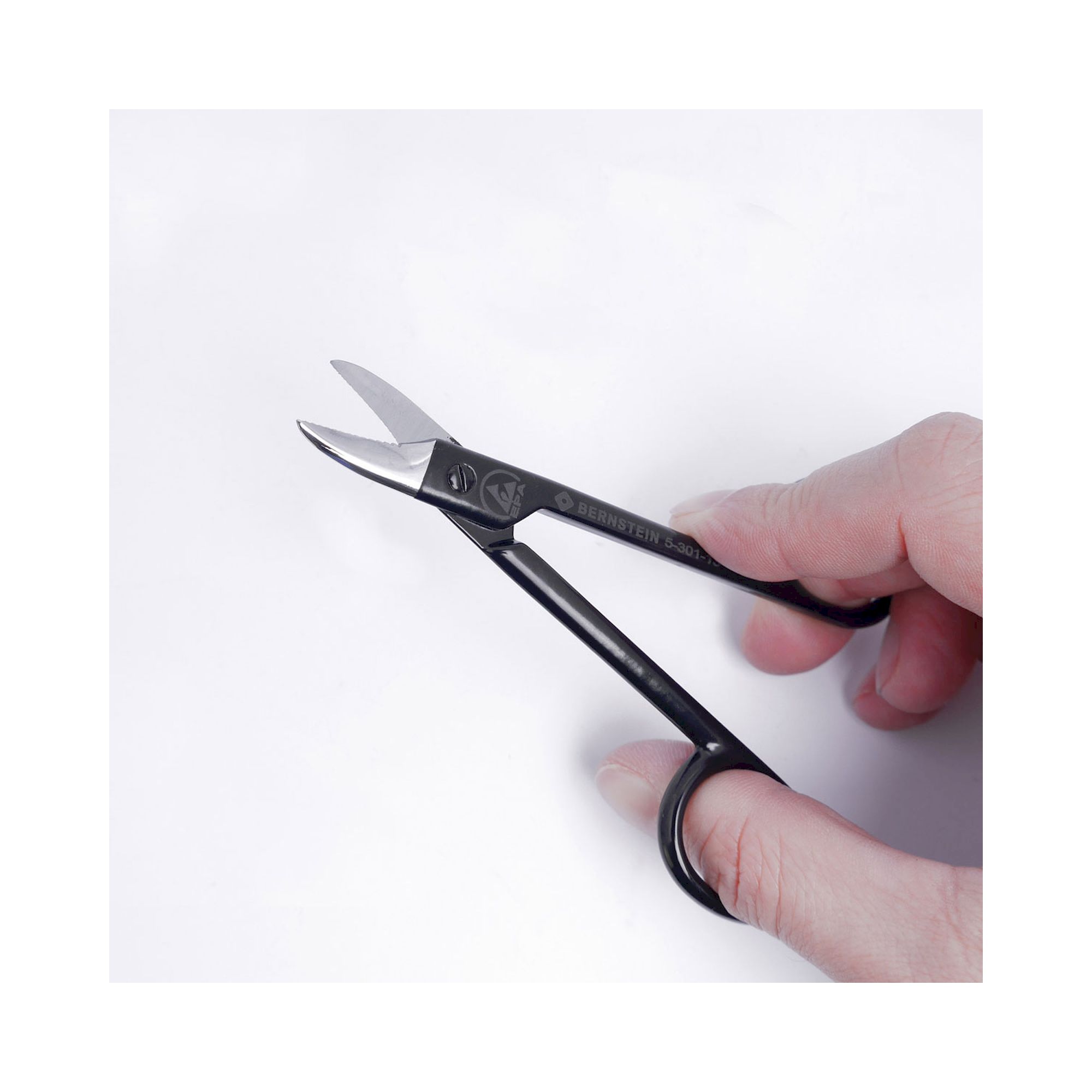 Bernstein 5-301-13. ESD scissors with teething, dissipative