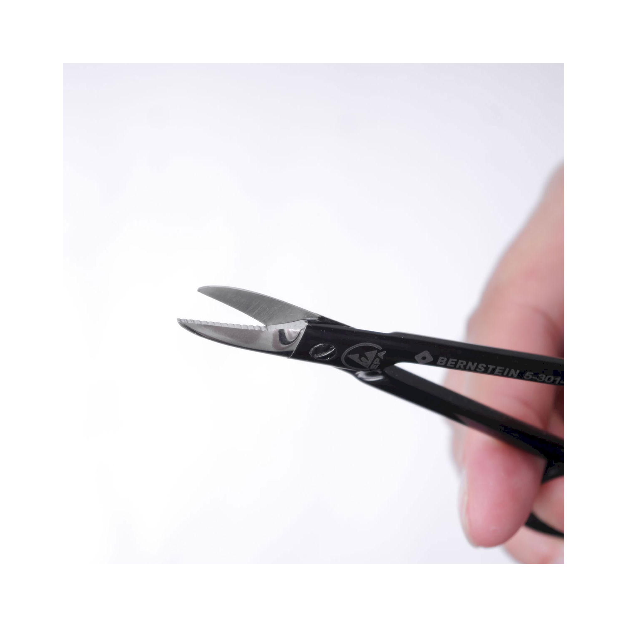 Bernstein 5-301-13. ESD scissors with teething, dissipative