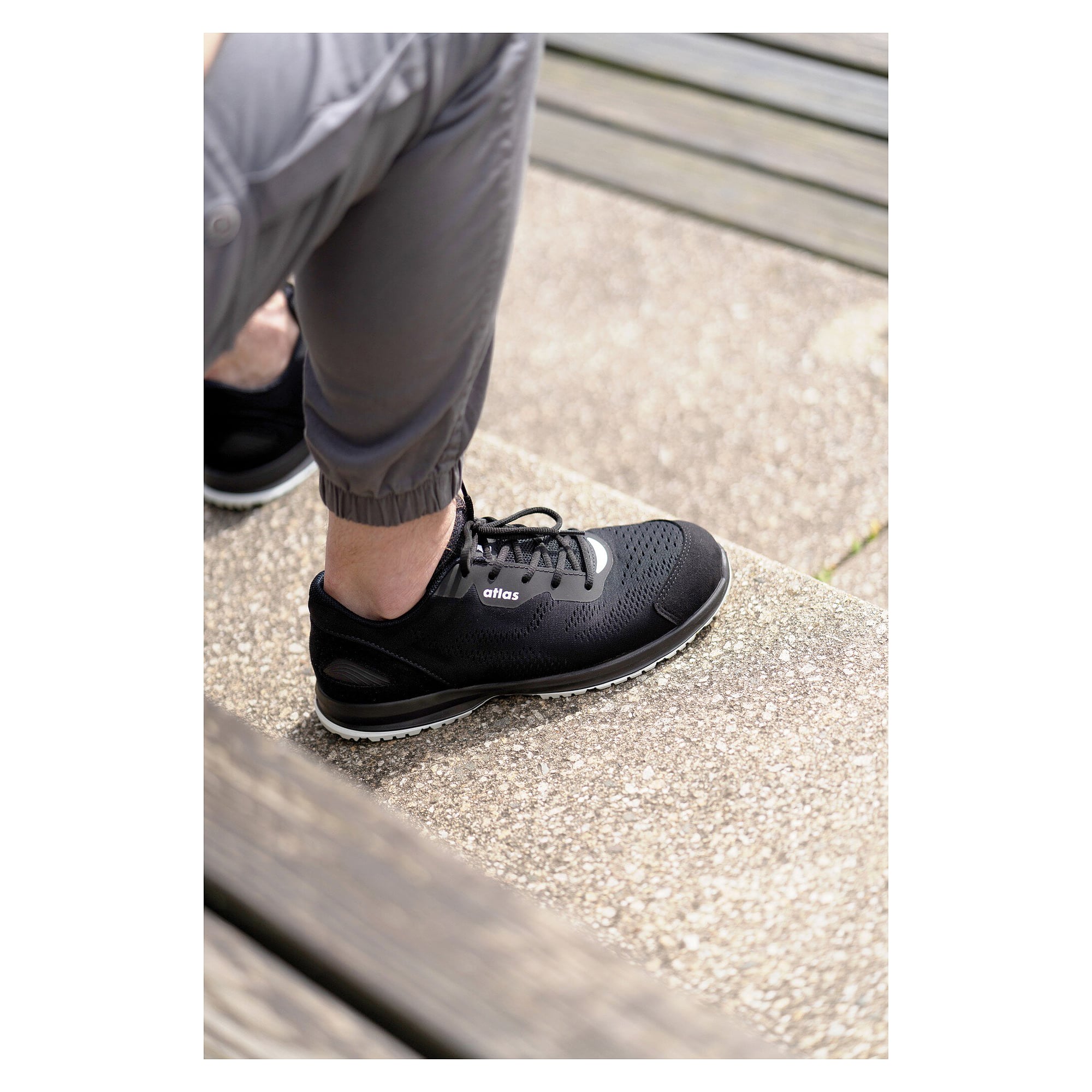 Chaussure basse de sécurité ESD RUNNER 155 S1P, mesh, largeur 10, noir/blanc - Atlas 39100