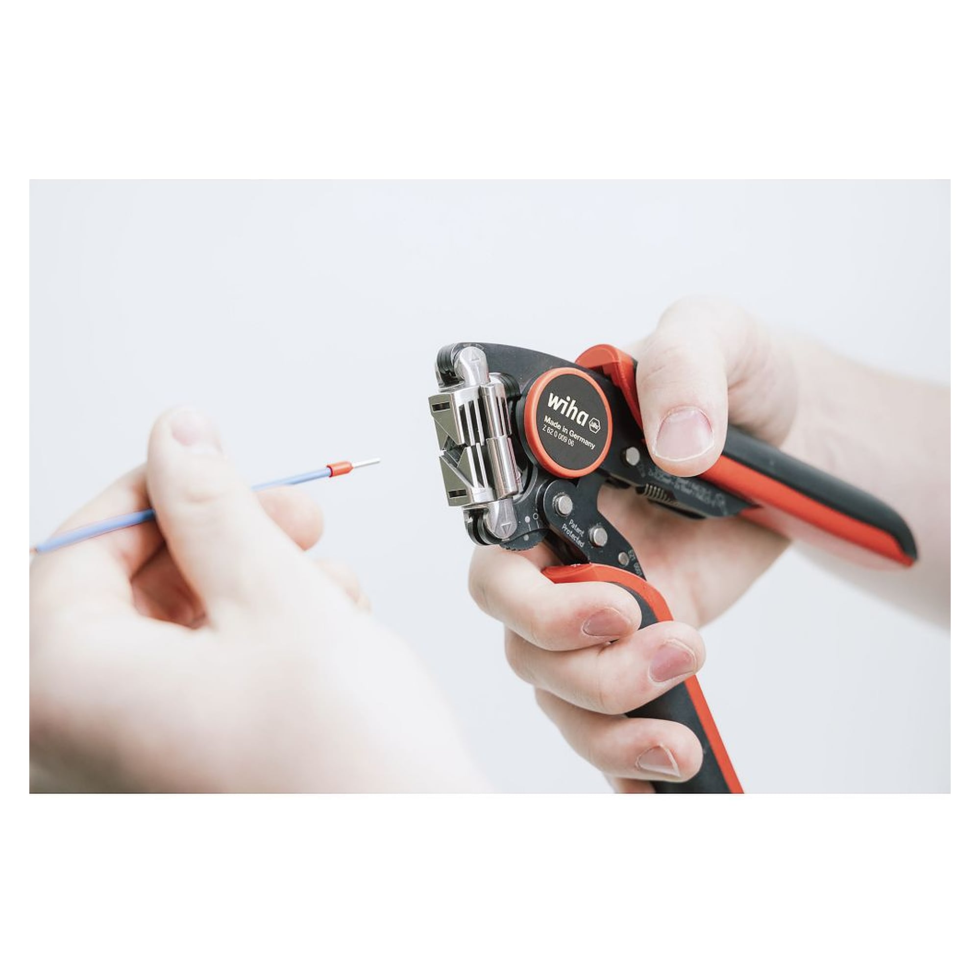 Crimpwerkzeug automatisch für Aderendhülsen 0,08-16 mm², 360° drehbarer Crimpkopf - Wiha 45223