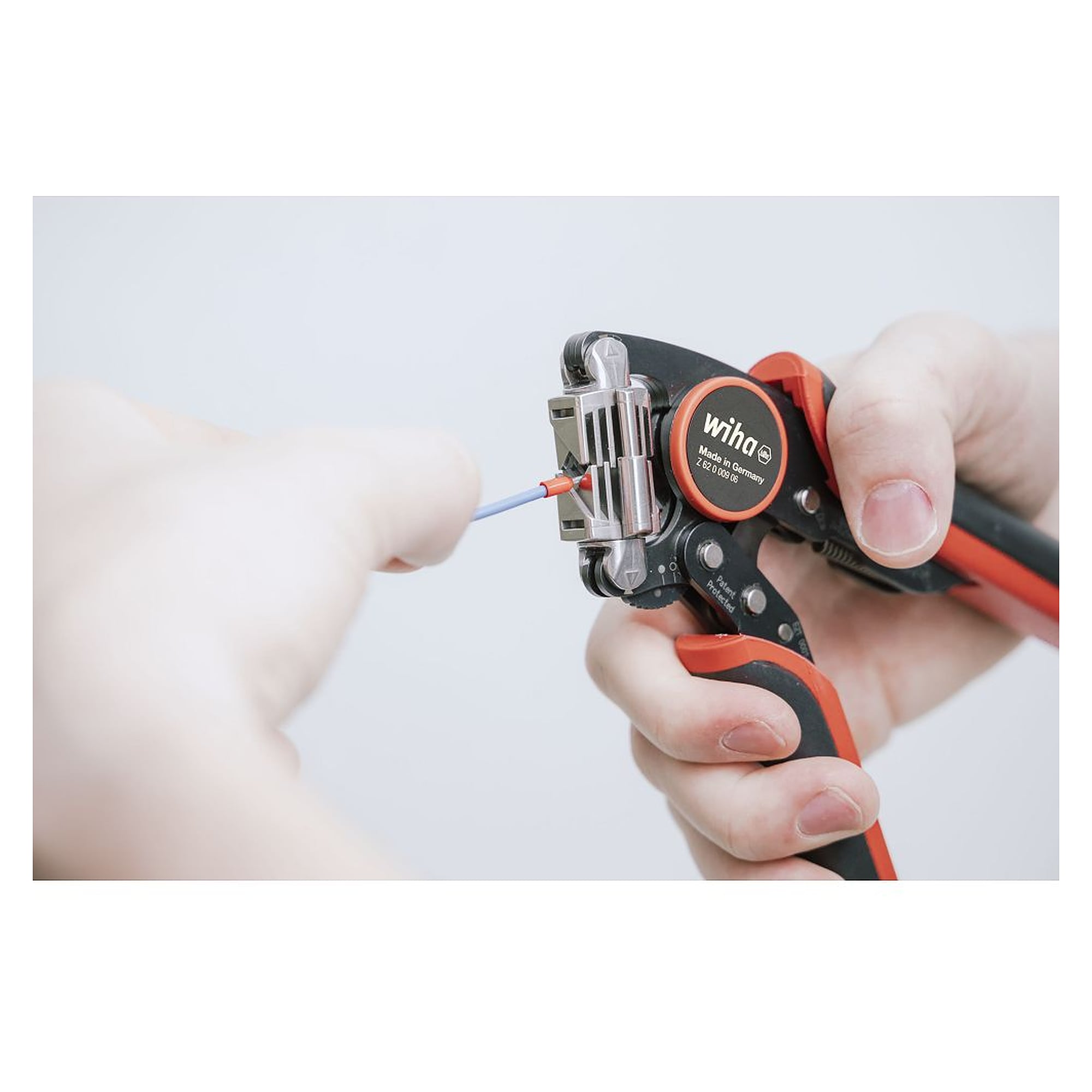 Crimpwerkzeug automatisch für Aderendhülsen 0,08-16 mm², 360° drehbarer Crimpkopf - Wiha 45223
