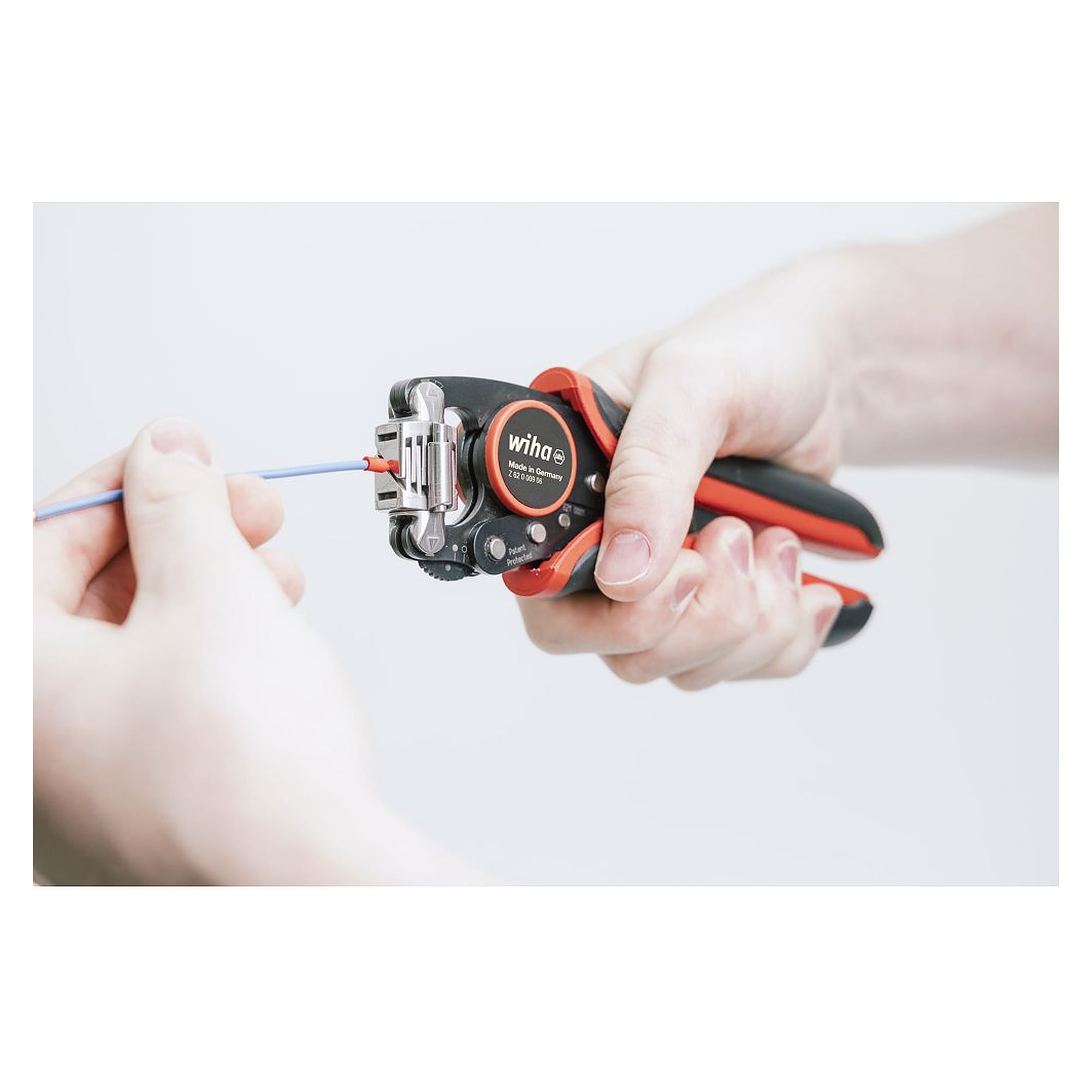 Crimpwerkzeug automatisch für Aderendhülsen 0,08-16 mm², 360° drehbarer Crimpkopf - Wiha 45223