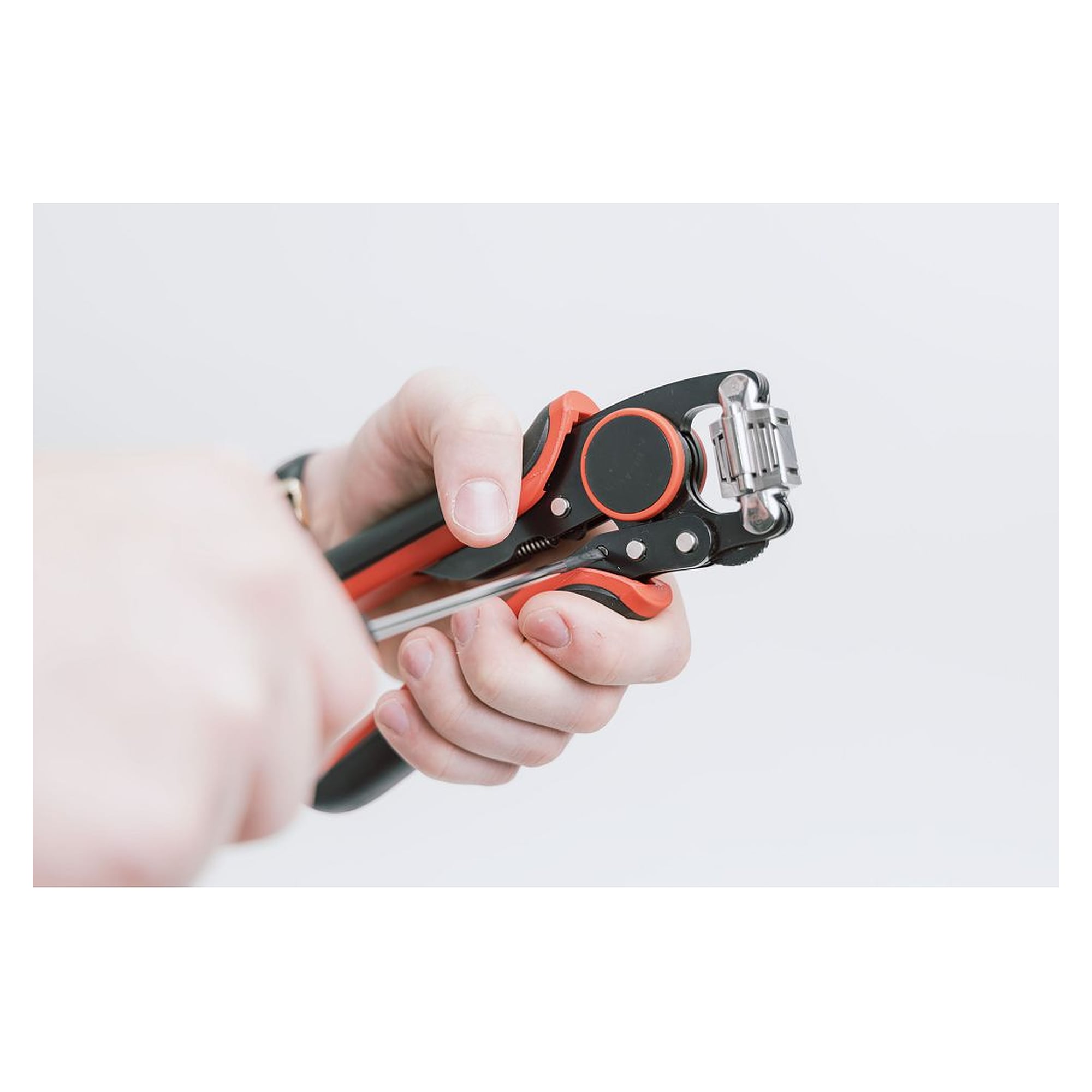 Crimpwerkzeug automatisch für Aderendhülsen 0,08-16 mm², 360° drehbarer Crimpkopf - Wiha 45223