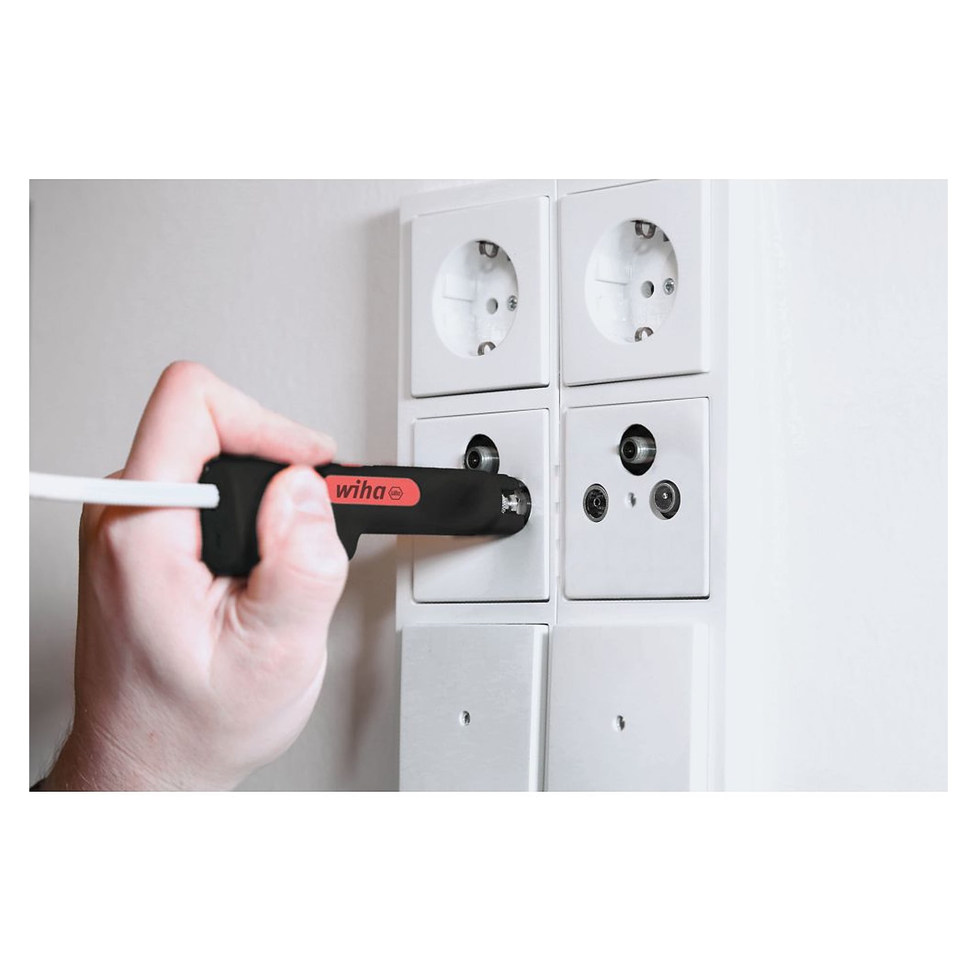 Outil de dénudage et d'assemblage câble coaxial connecteur F 6-8 mm - Wiha 44241