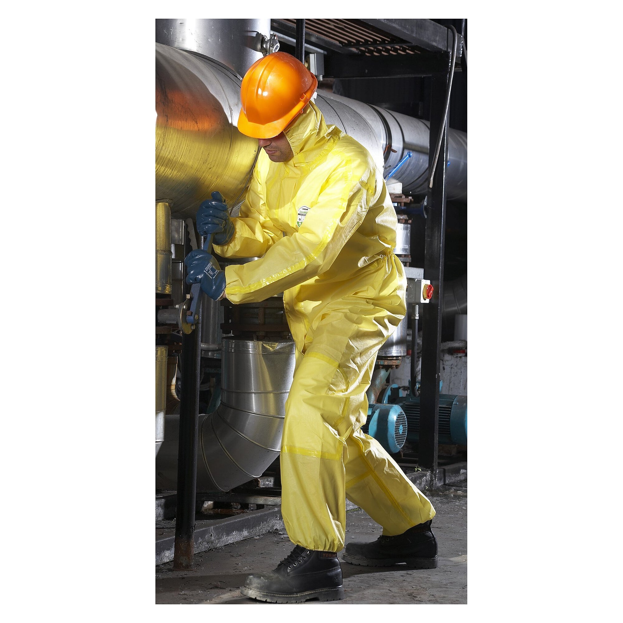 Combinaison chimique ChemMax 1 enduite de polymère, capuche et genouillères, jaune - DS Safety Wear CM1