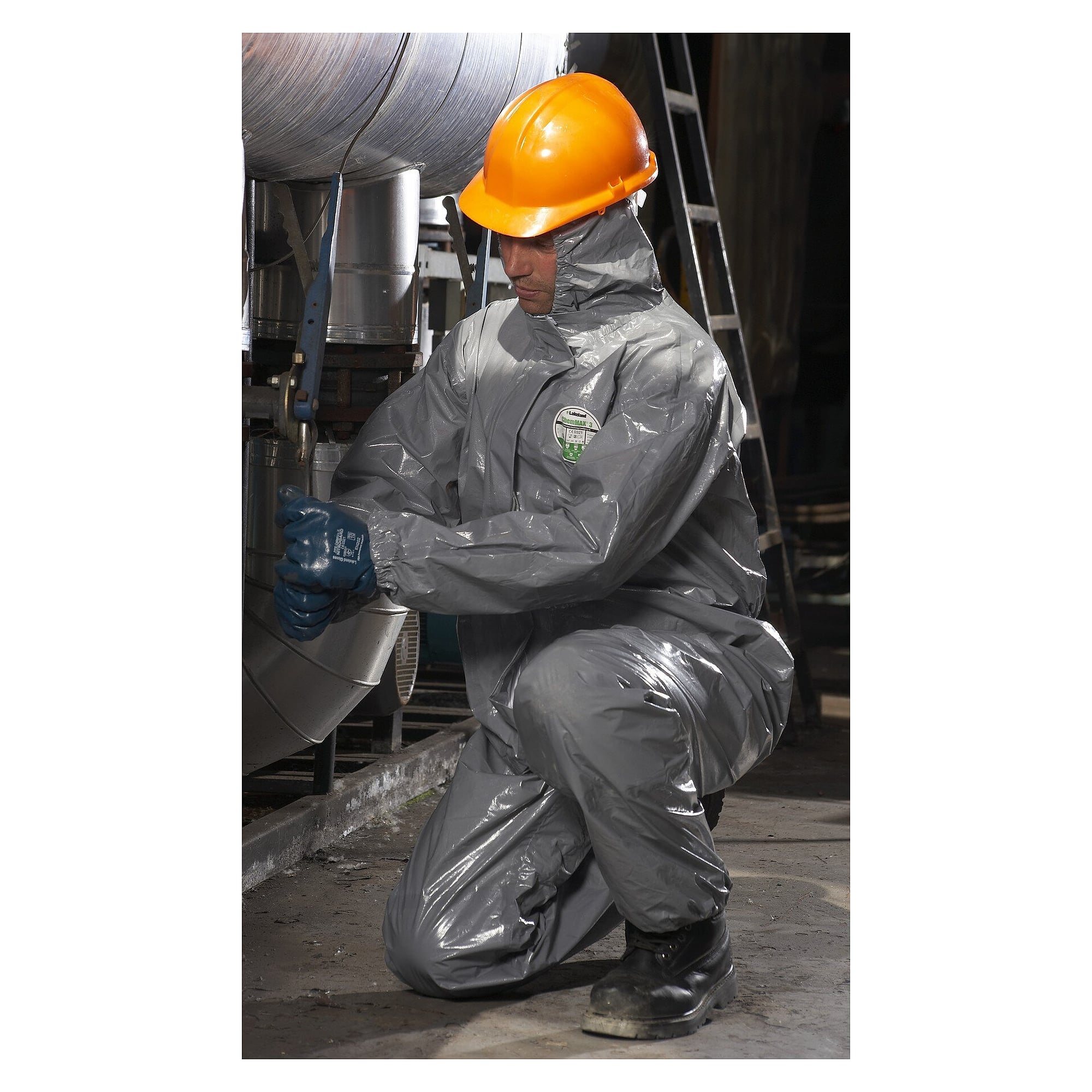 Combinaison chimique ChemMax 3 enduite de polymère, capuche et genouillères, gris-blanc - DS Safety Wear CM3