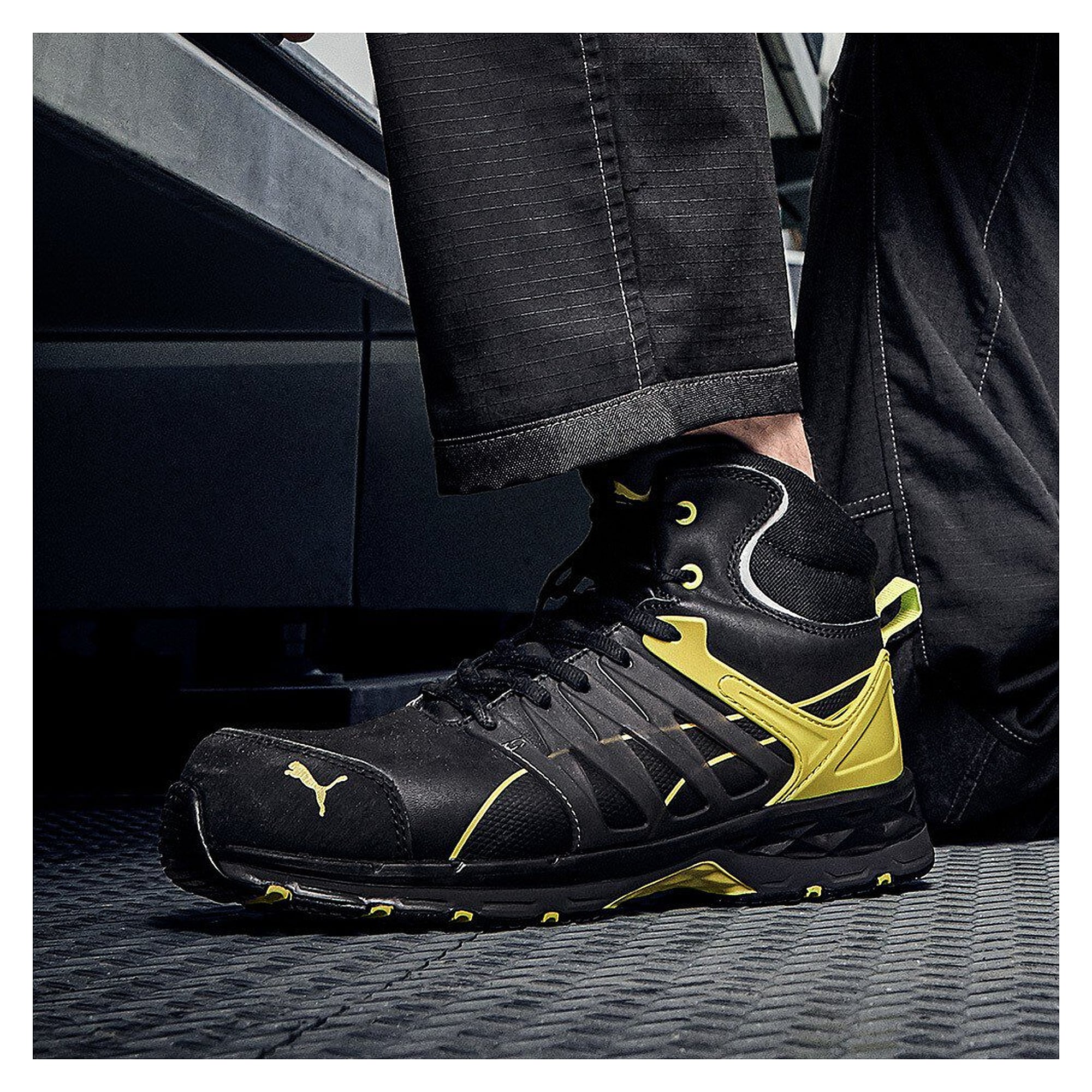 Chaussure de sécurité ESD montante VELOCITY 2.0 MID S3S, cuir pleine fleur noir - PUMA Safety 633880263