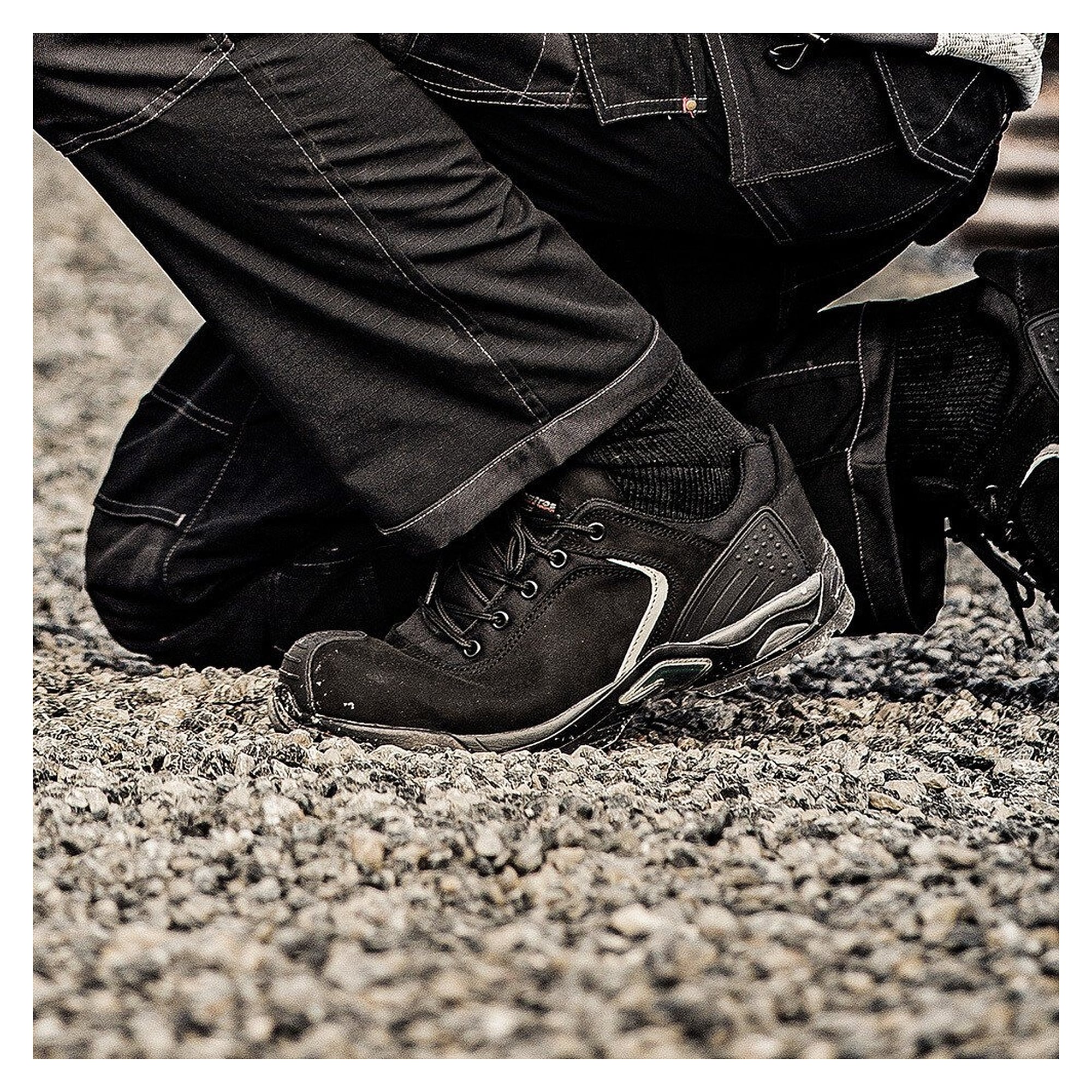 Sicherheitshalbschuh S3 RUNNER XTS LOW, Nubukleder, Cross-Terrain-Sohle 300 °C, schwarz - PUMA Safety 641460200