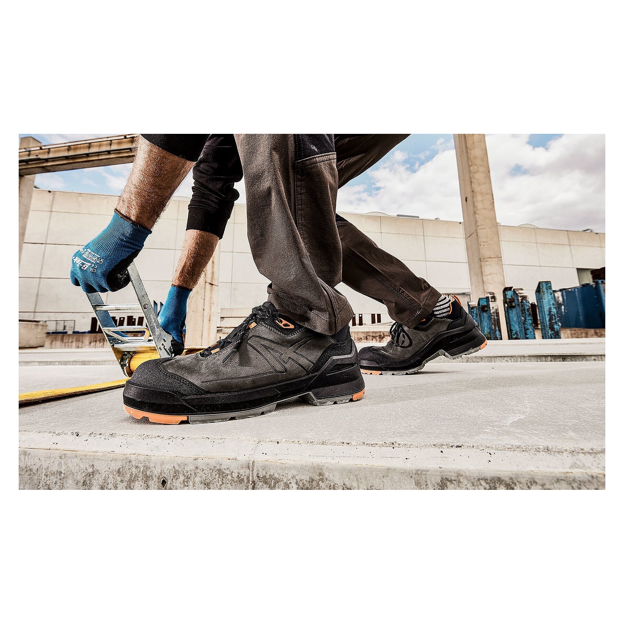 Chaussure de sécurité basse ESD S3 TARAVAL GREY LOW, microfibre, sans métal, vegan, gris - PUMA Safety 648020821