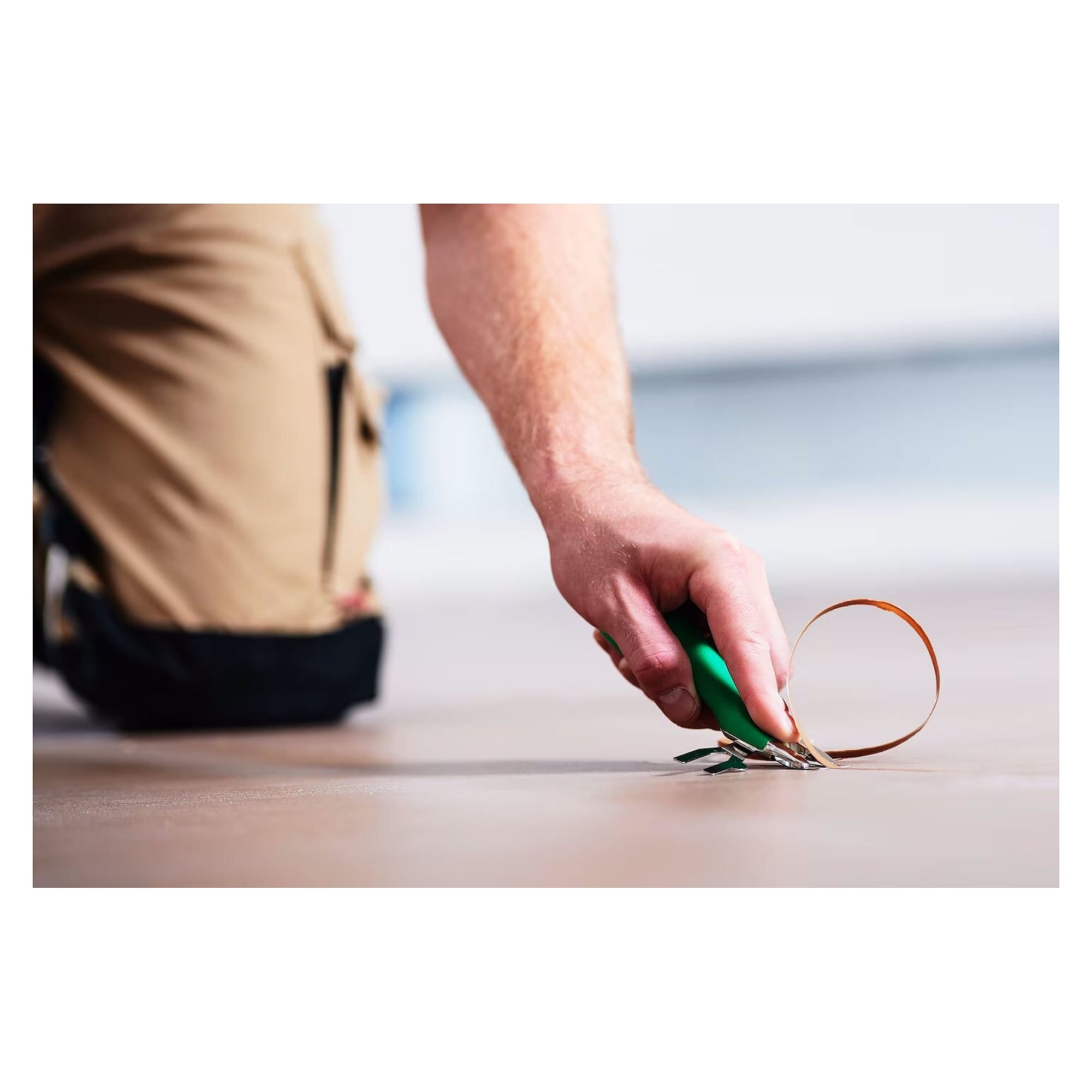 Couteau à araser avec fourche d'écartement 0,6 mm pour PVC et linoléum, 5 lames incluses - Leister 117.000