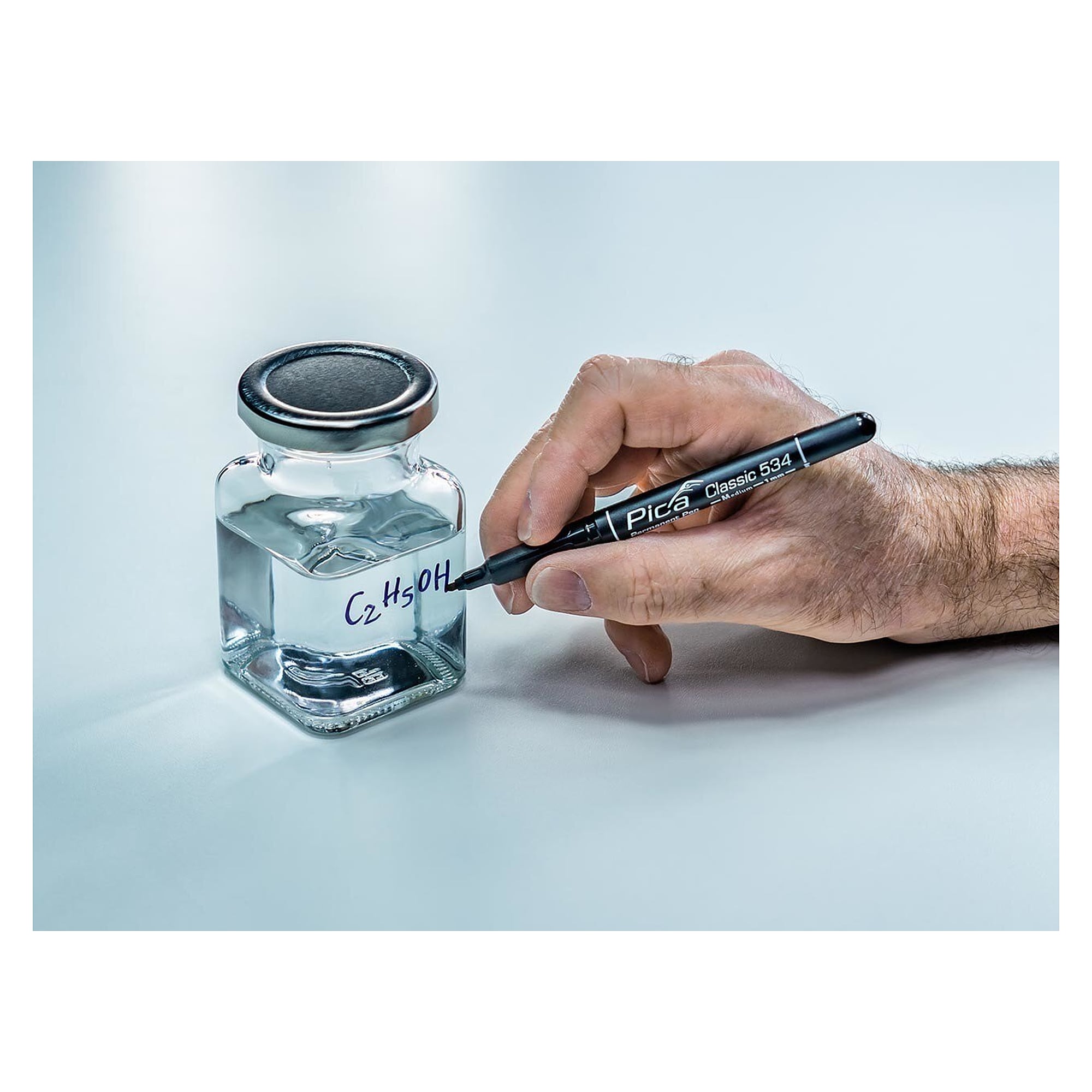 Permanent-Pen schwarz mit Rundspitze M, Strichbreite 1,0 mm, wasserfest - Pica 534/46