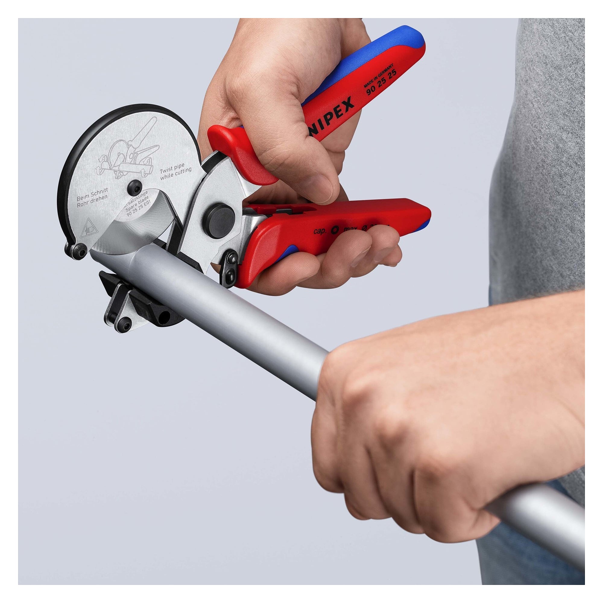 Pipe cutter for composite and plastic pipes up to Ø 26 mm, rotating cutting wheel, 210 mm - Knipex 90 25 25