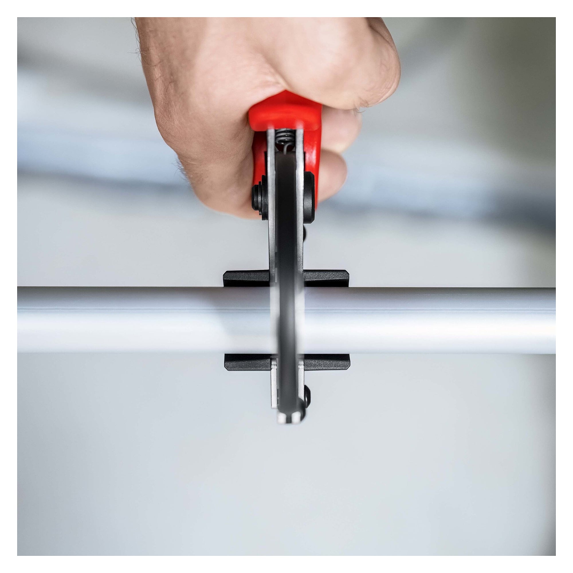 Pipe cutter for composite and plastic pipes up to Ø 26 mm, rotating cutting wheel, 210 mm - Knipex 90 25 25