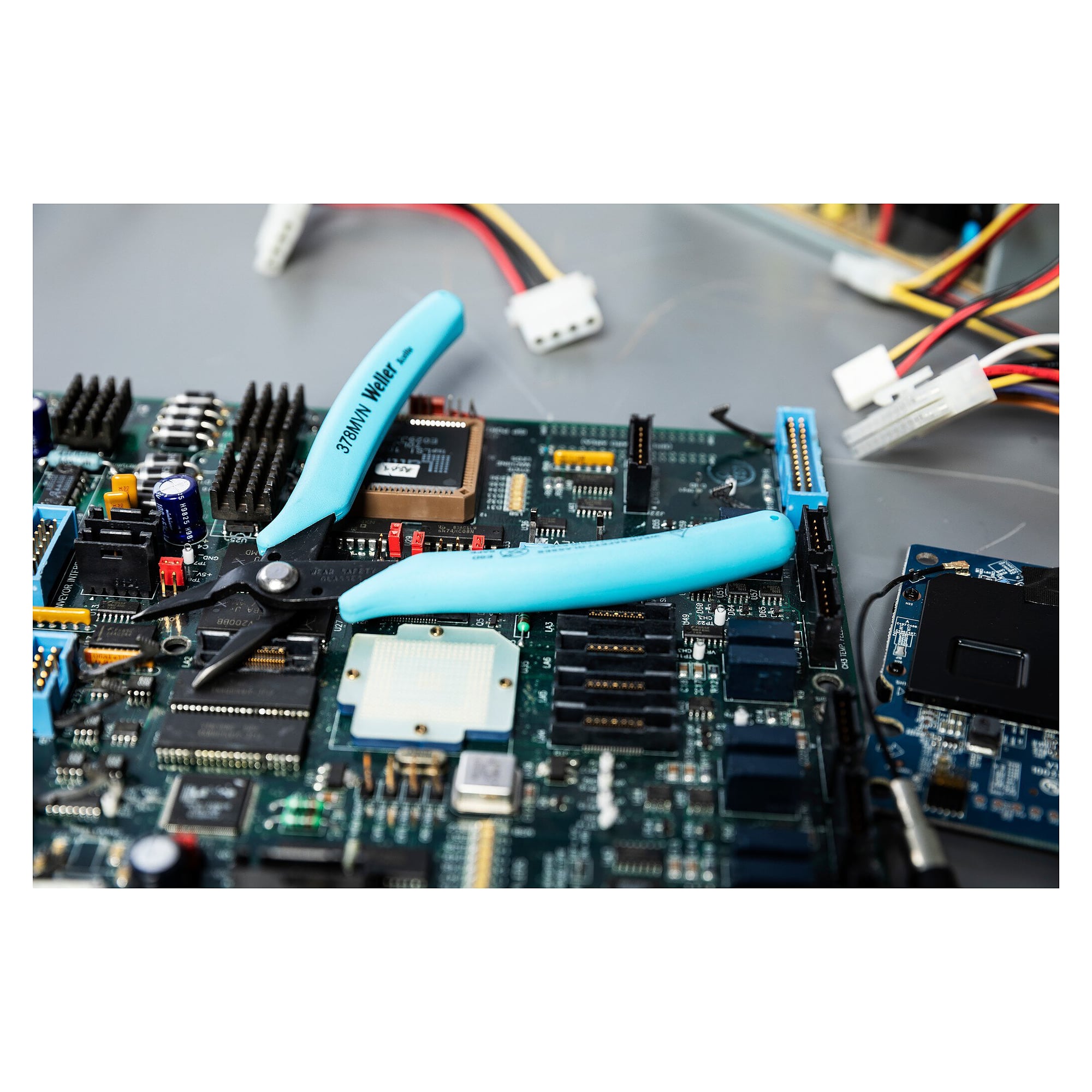 Pince électronique Micro Series ESD à mâchoires dentées, tête fine - Weller 378MVN