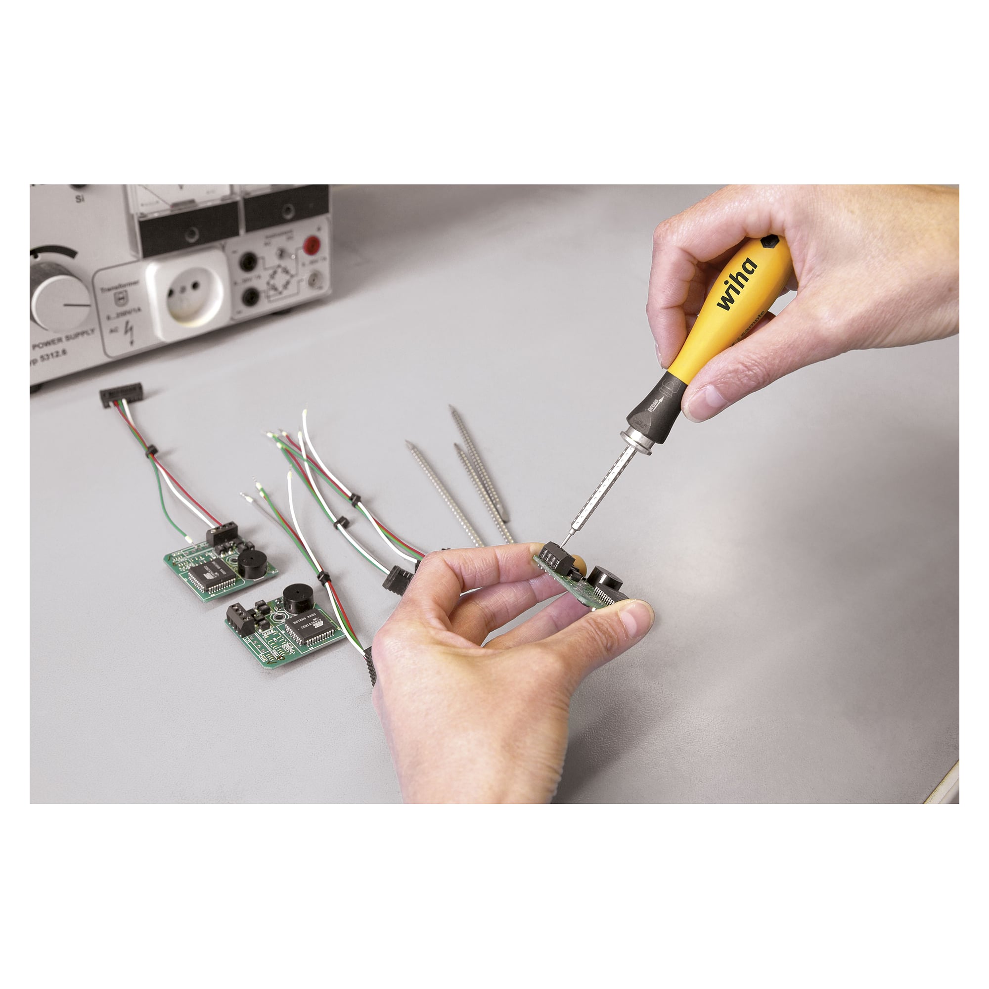 Manche de tournevis SoftFinish®-telescopic ESD SYSTEM 4, 4,0 mm - Wiha 31498