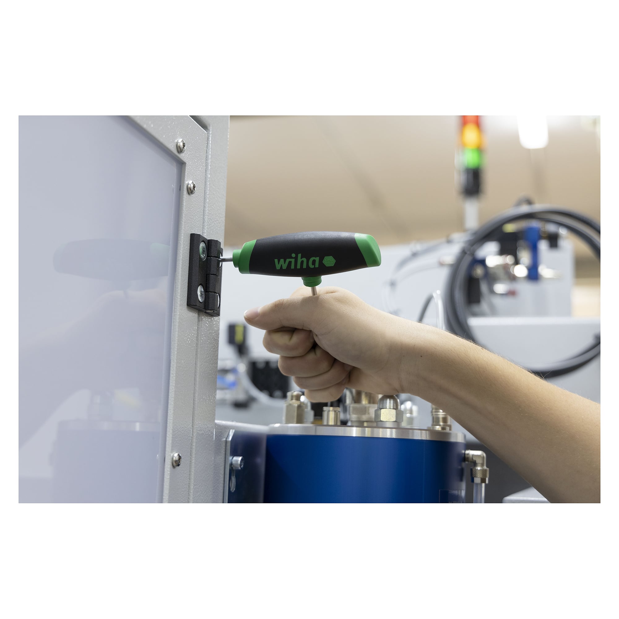 Clé mâle avec manche en T ComfortGrip TORX® T40 avec lame latérale, 150 mm - Wiha 45452