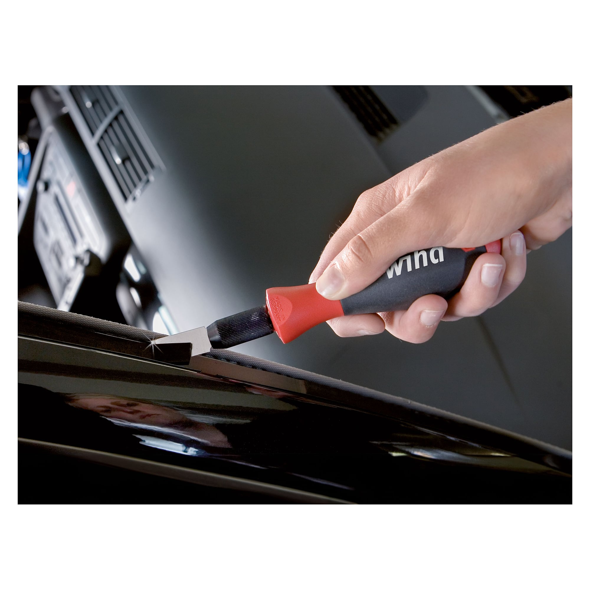 SoftFinish Universal Scraper, 27.5 mm Visible Blade Length - Wiha 23159