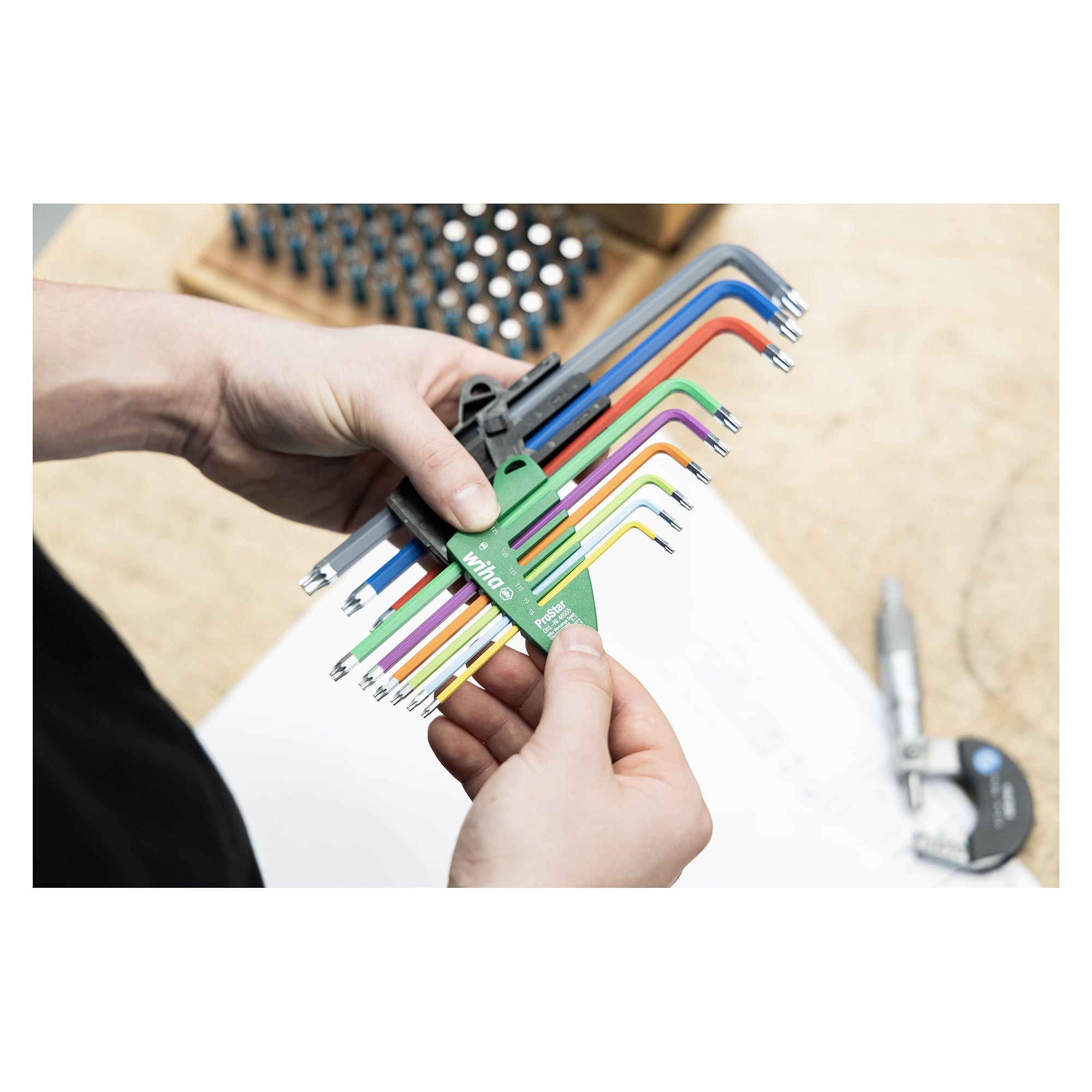 Jeu de clés mâles TORX® 9 pcs lumineux en couleur en étui ProStar - Wiha 46556