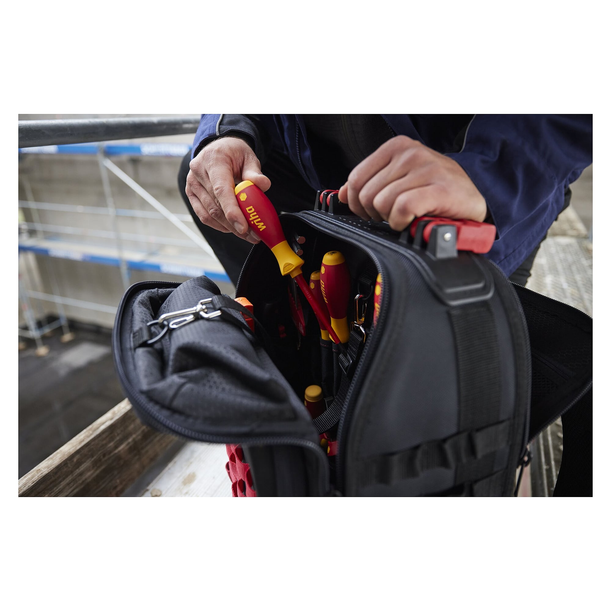 Sac à dos d'outils electric 27 pièces avec outillage VDE pour électriciens - Wiha 45528