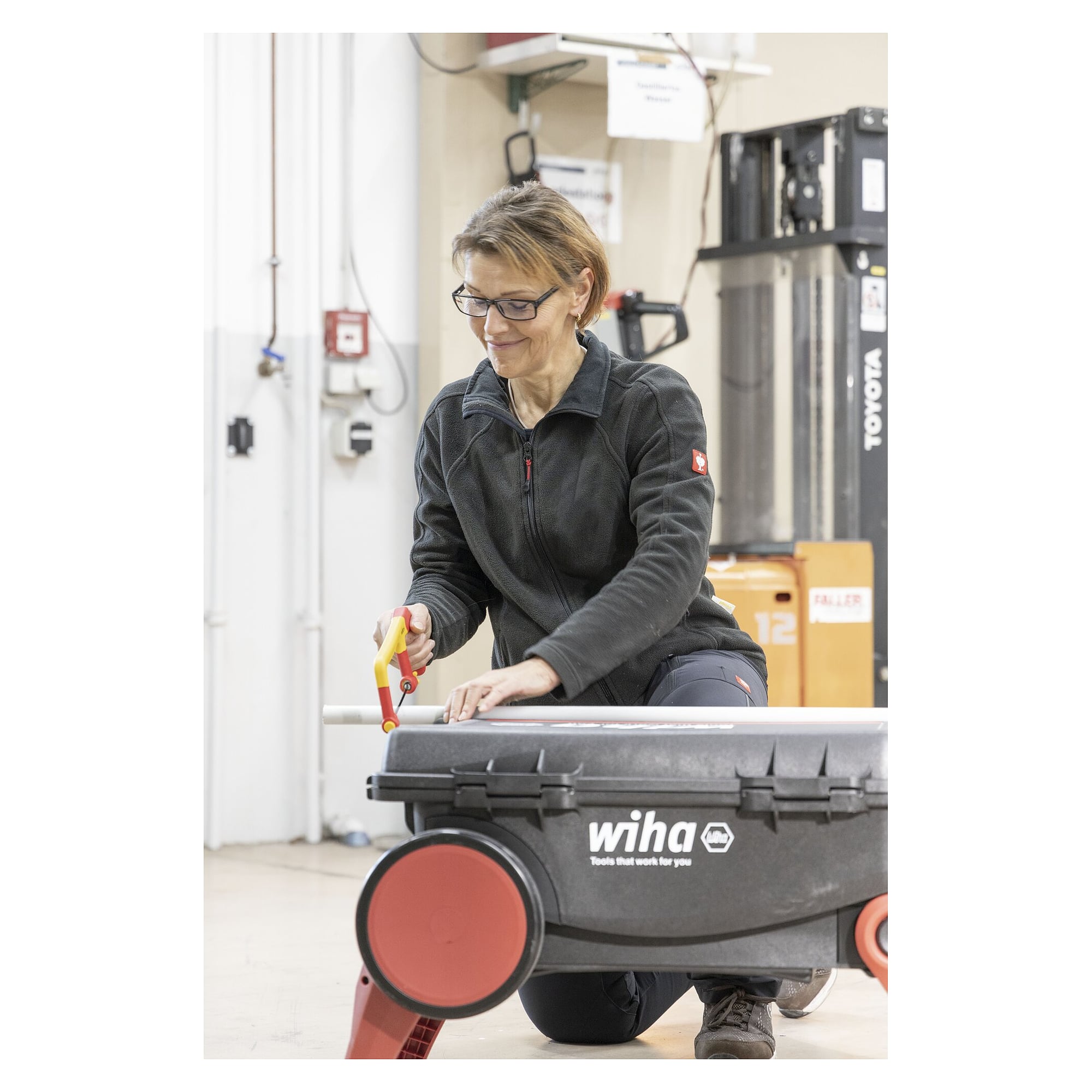 Scie à métaux electric isolée 280 mm avec 3 lames de scie 150 mm - Wiha 43125