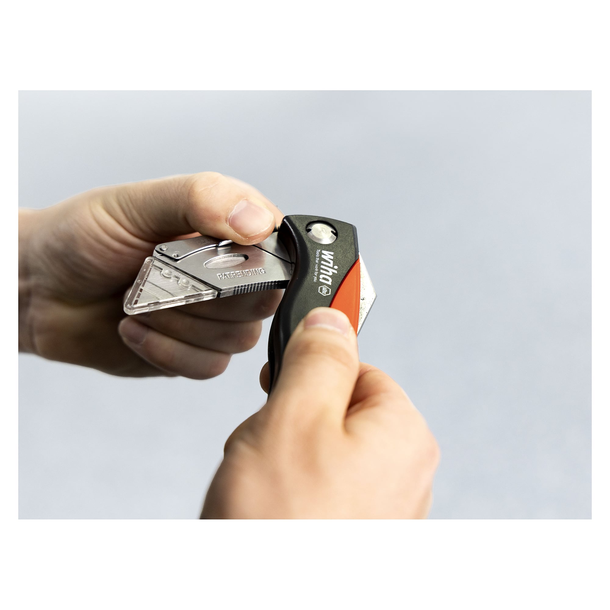 Klappmesser mit 6 Trapezklingen inkl. Ersatzklingendepot - Wiha 45425