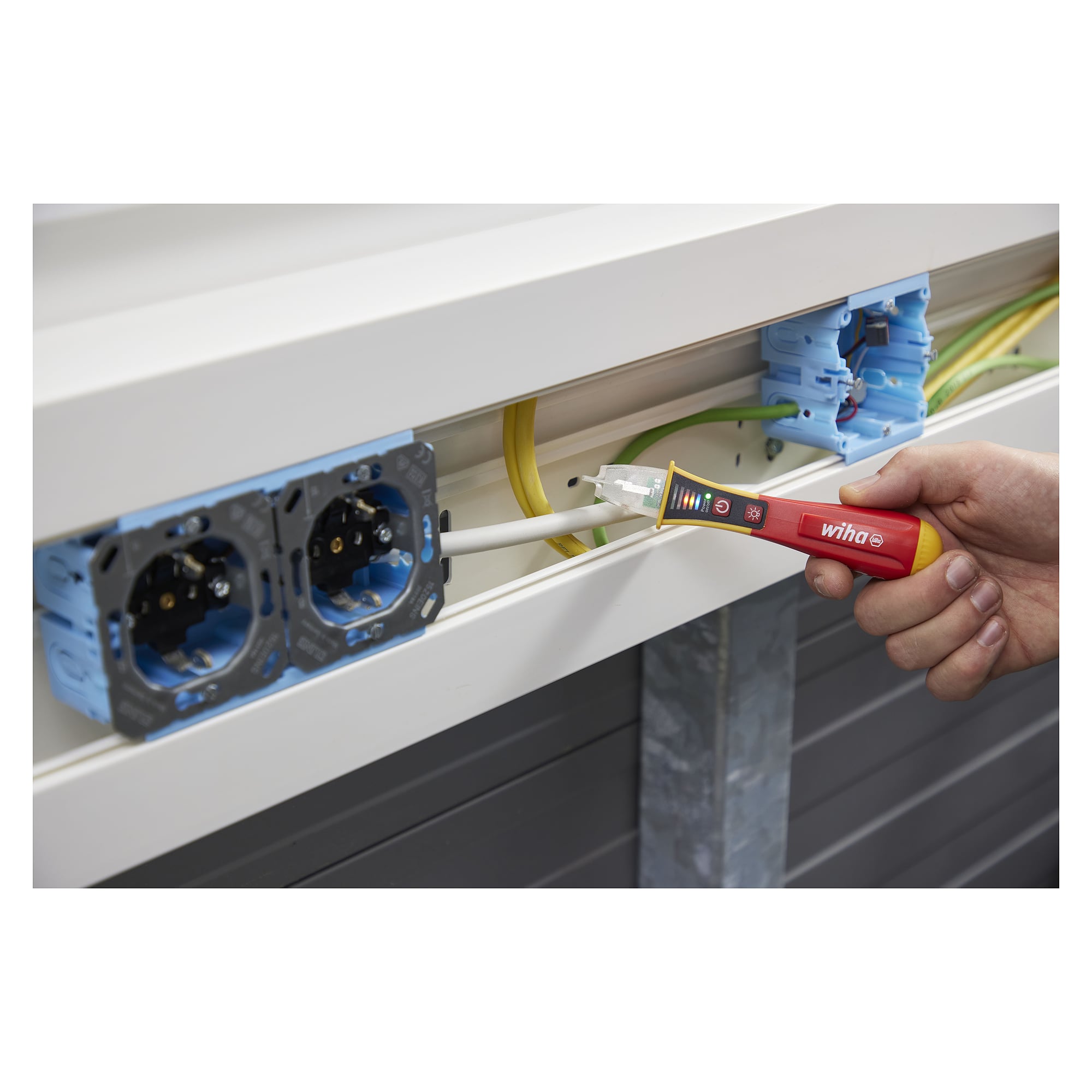 Detecteur de tension Volt Detector sans contact, unipolaire 12-1.000 V AC - Wiha 43797