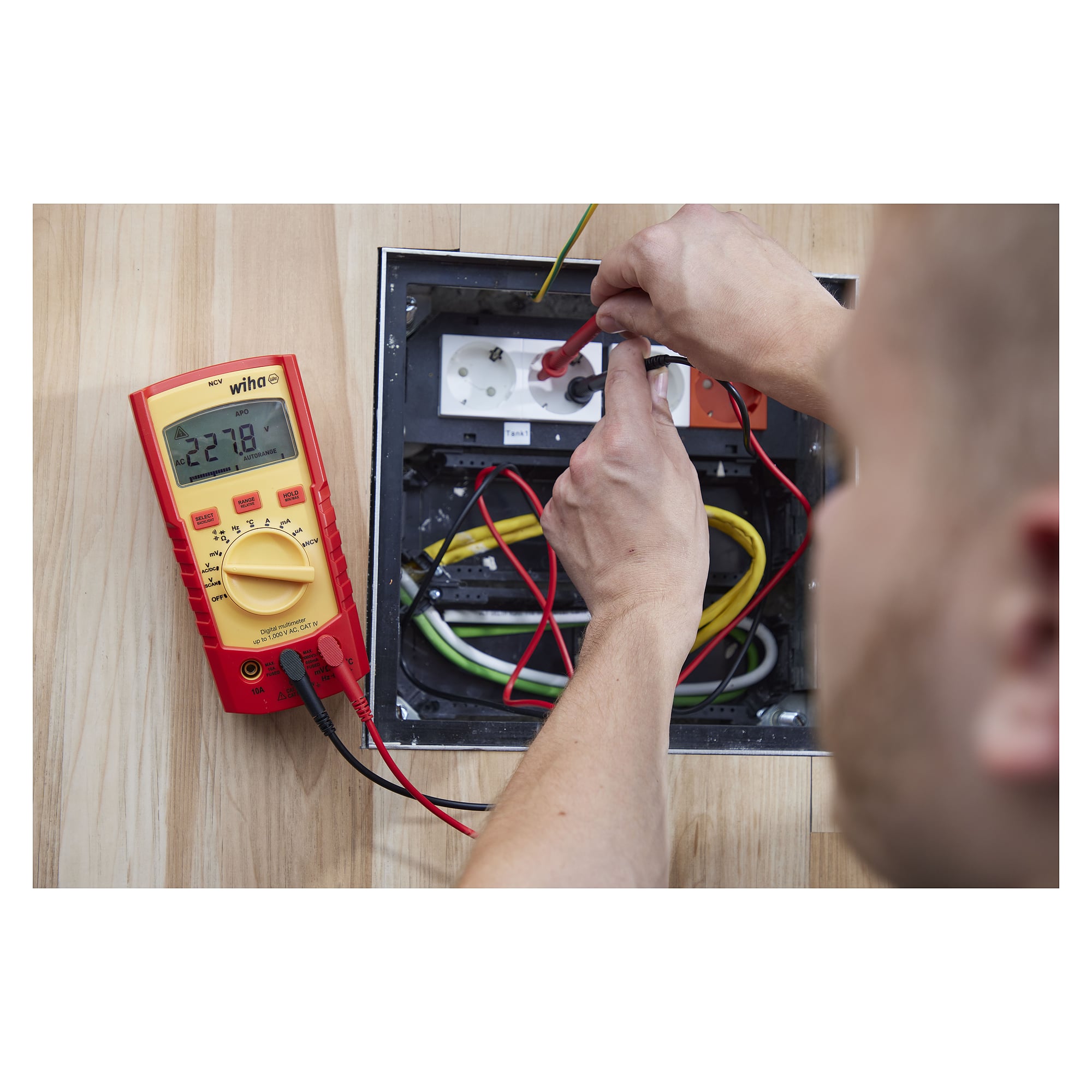 Digitales Multimeter bis 1.000 V AC, CAT IV, True RMS inkl. Batterien - Wiha 45215