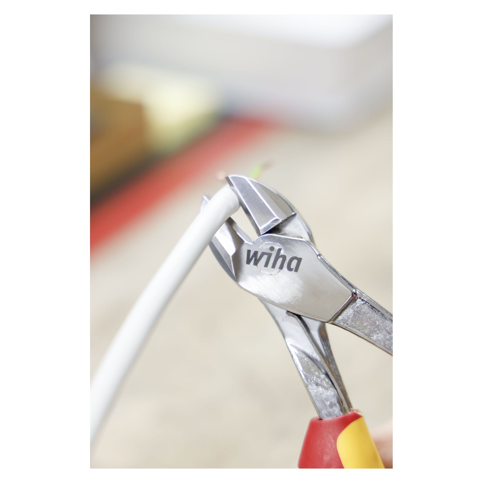 Pince coupante diagonale grande capacité Professional electric avec DynamicJoint® et ressort d'ouverture activable 160 mm - Wiha 40921