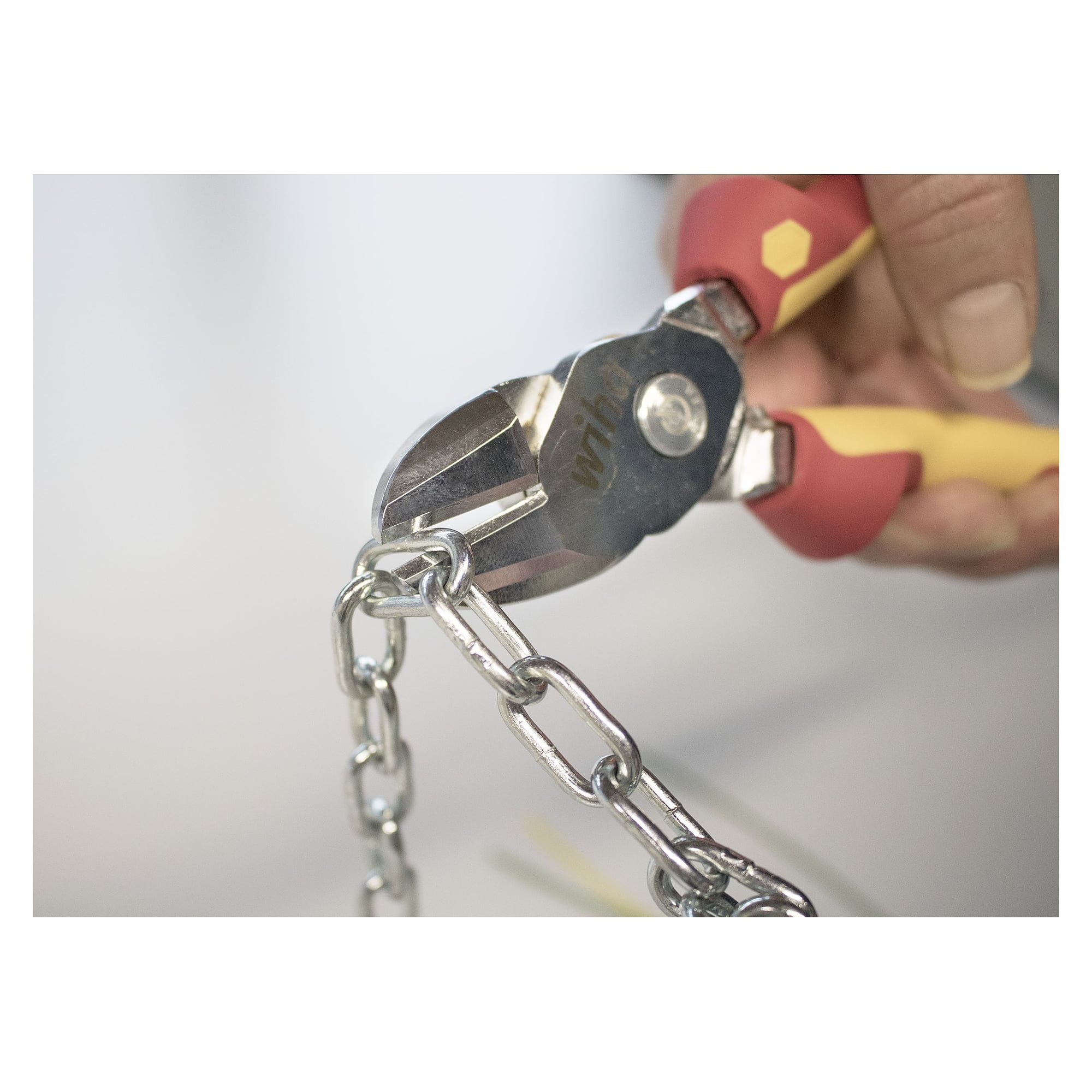 BiCut Professional electric High-Performance Diagonal Cutters DynamicJoint Switchable 200 mm - Wiha 38191