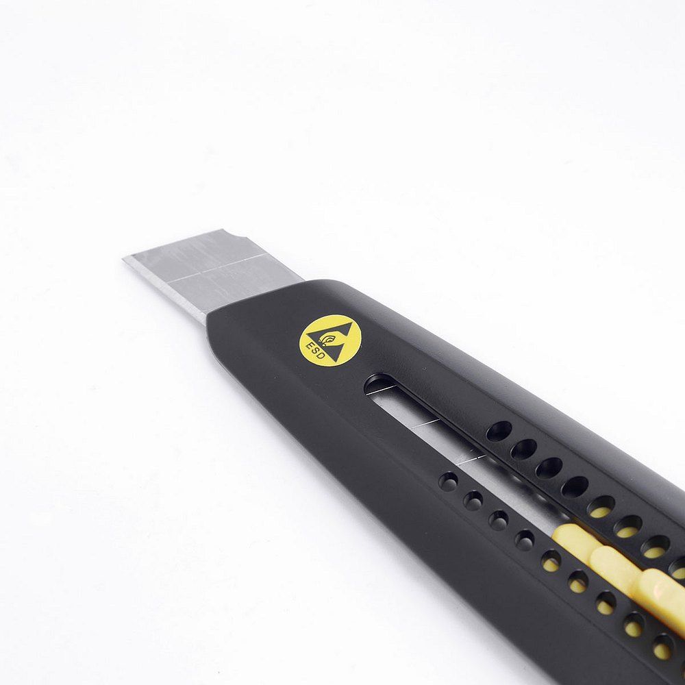 Bernstein 5-519. ESD cutter knife with dissipative body