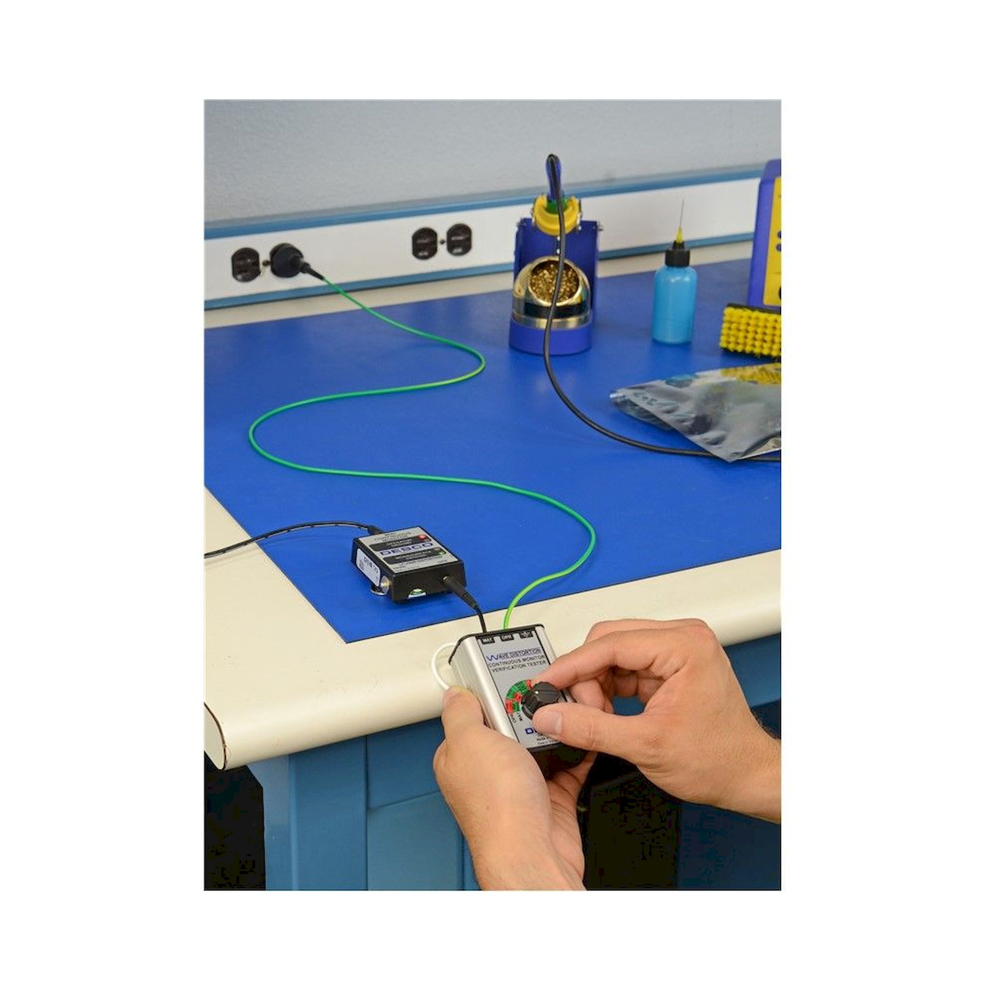 Verification tester for Wave Distortion monitors - Desco 98221