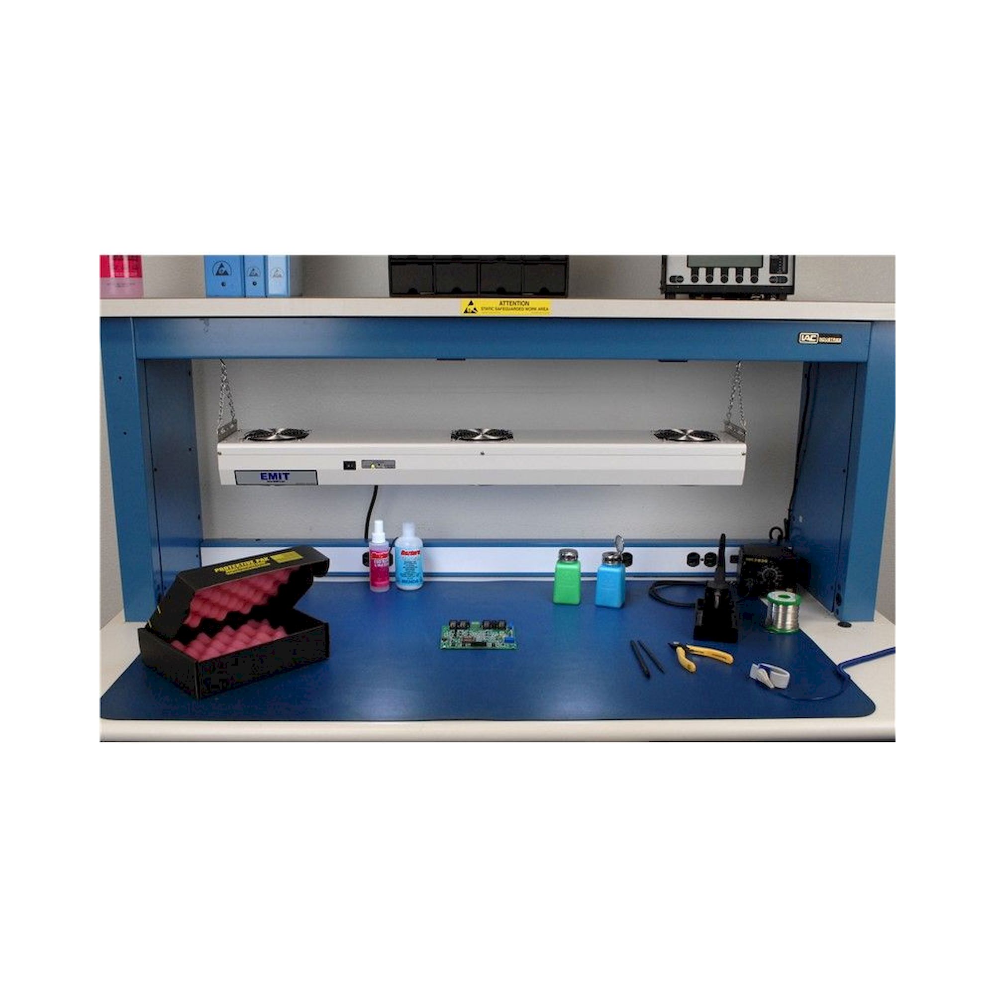 Chargebuster Overhead-Ionisator mit 3 Lüftern und Beleuchtung, 220 V AC - Desco 50603