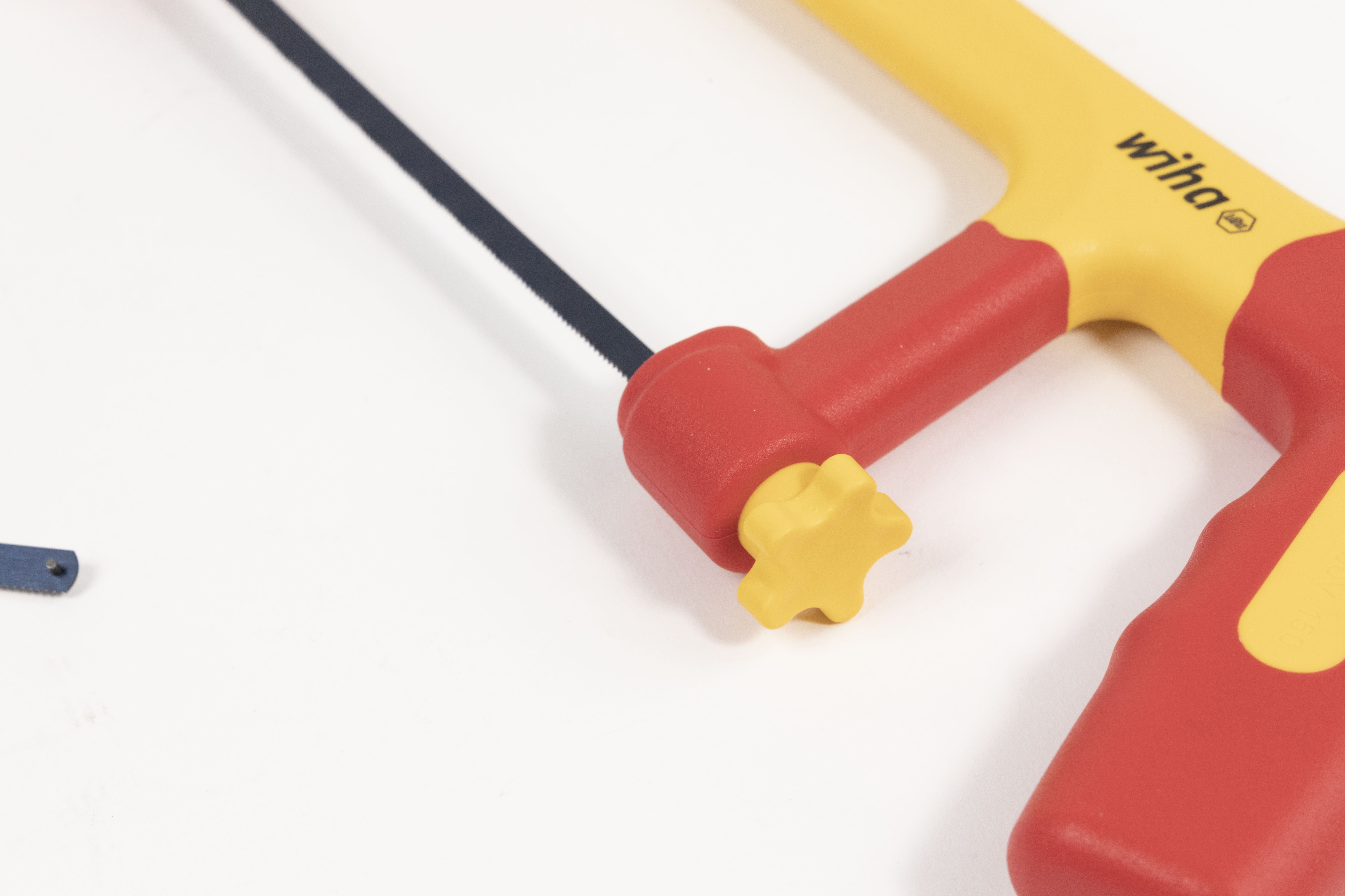 Scie à métaux electric isolée 280 mm avec 3 lames de scie 150 mm - Wiha 43125