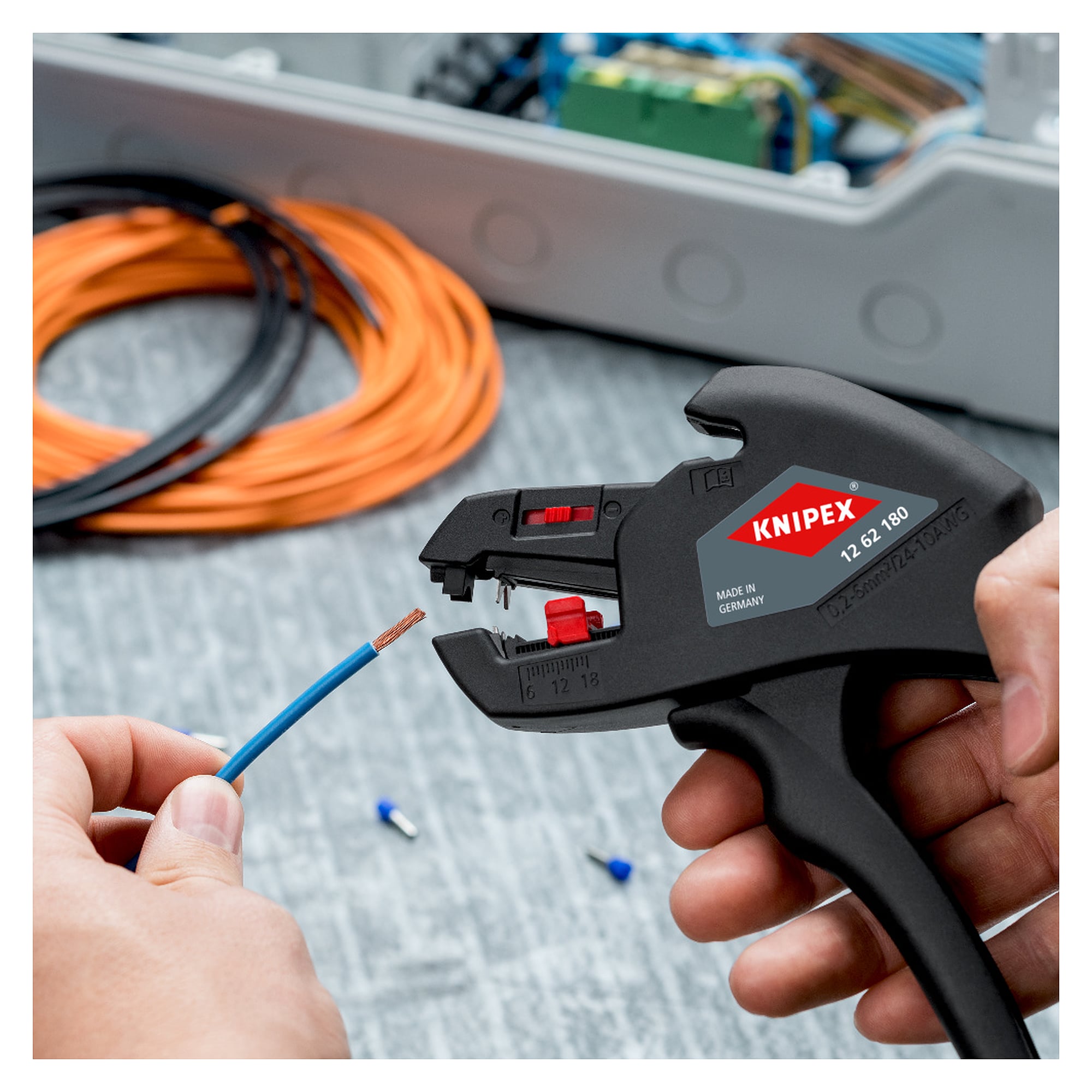 Automatic insulation stripper ComStrip for 0.2 to 6 mm², length stop 6 to 18 mm