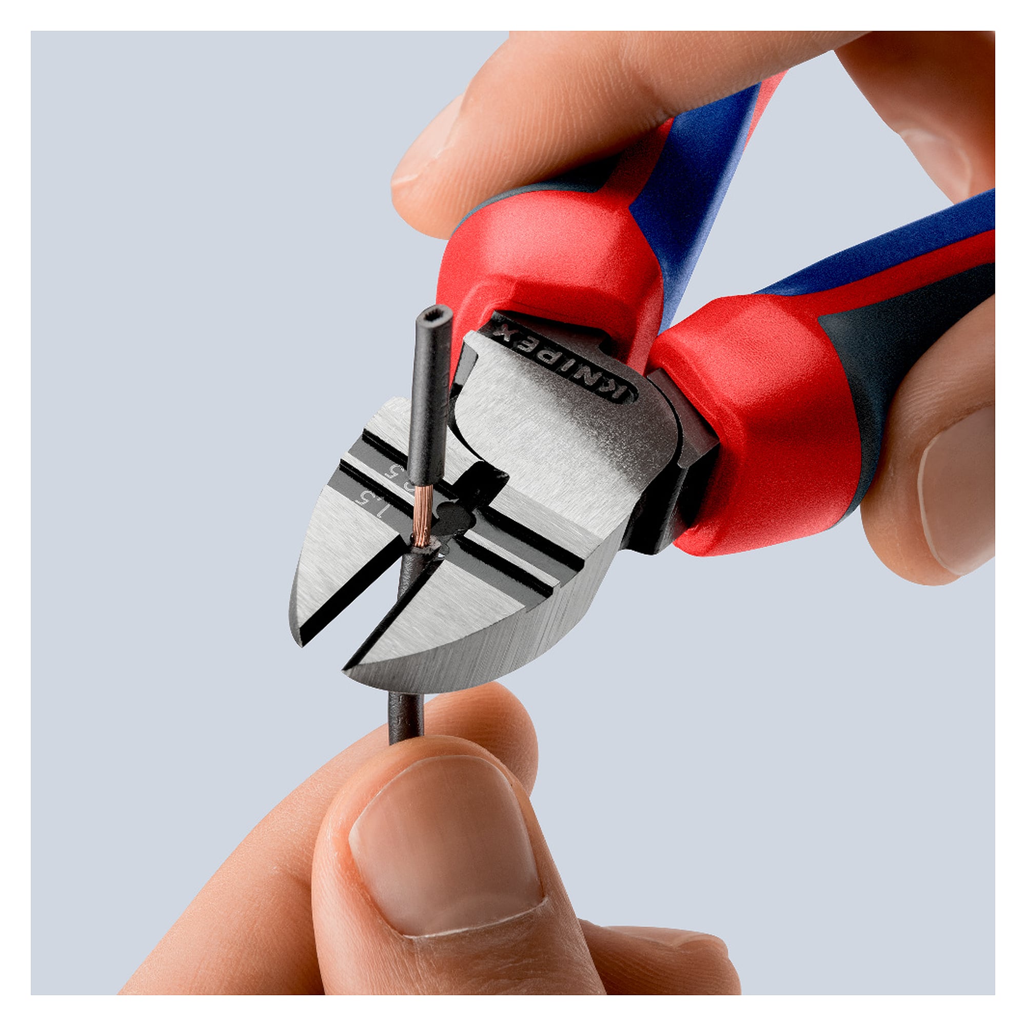 Diagonal insulation stripper with comfort handles, stripping holes 1.5 and 2.5 mm², 160 mm