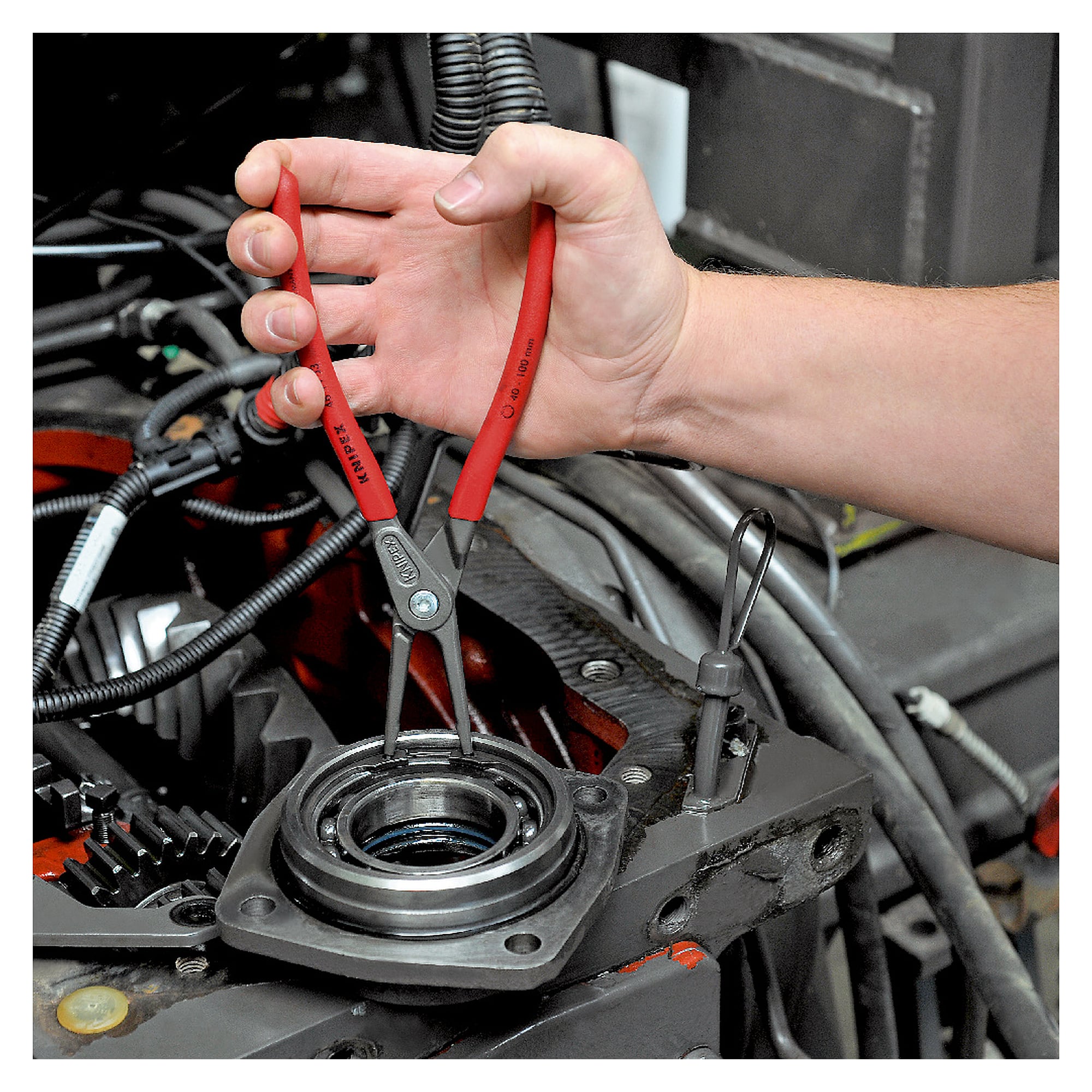 Pince de précision pour circlips intérieurs d'alésage Ø 40 - 100 mm, DIN 5256 C, 225 mm