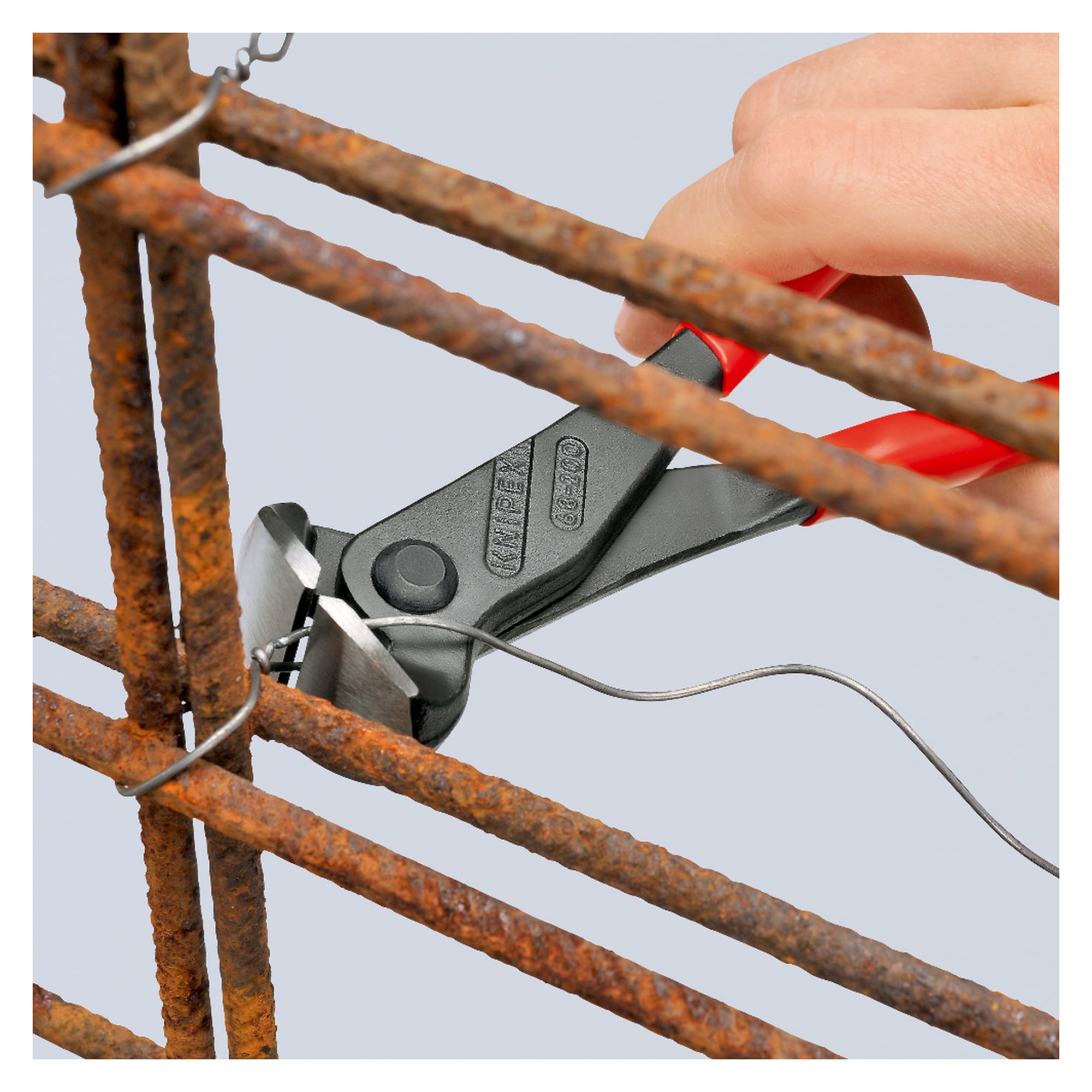 Pince coupante devant 200 mm pour fil à ligaturer, atramentée noir, fil dur jusqu'à Ø 2,8 mm