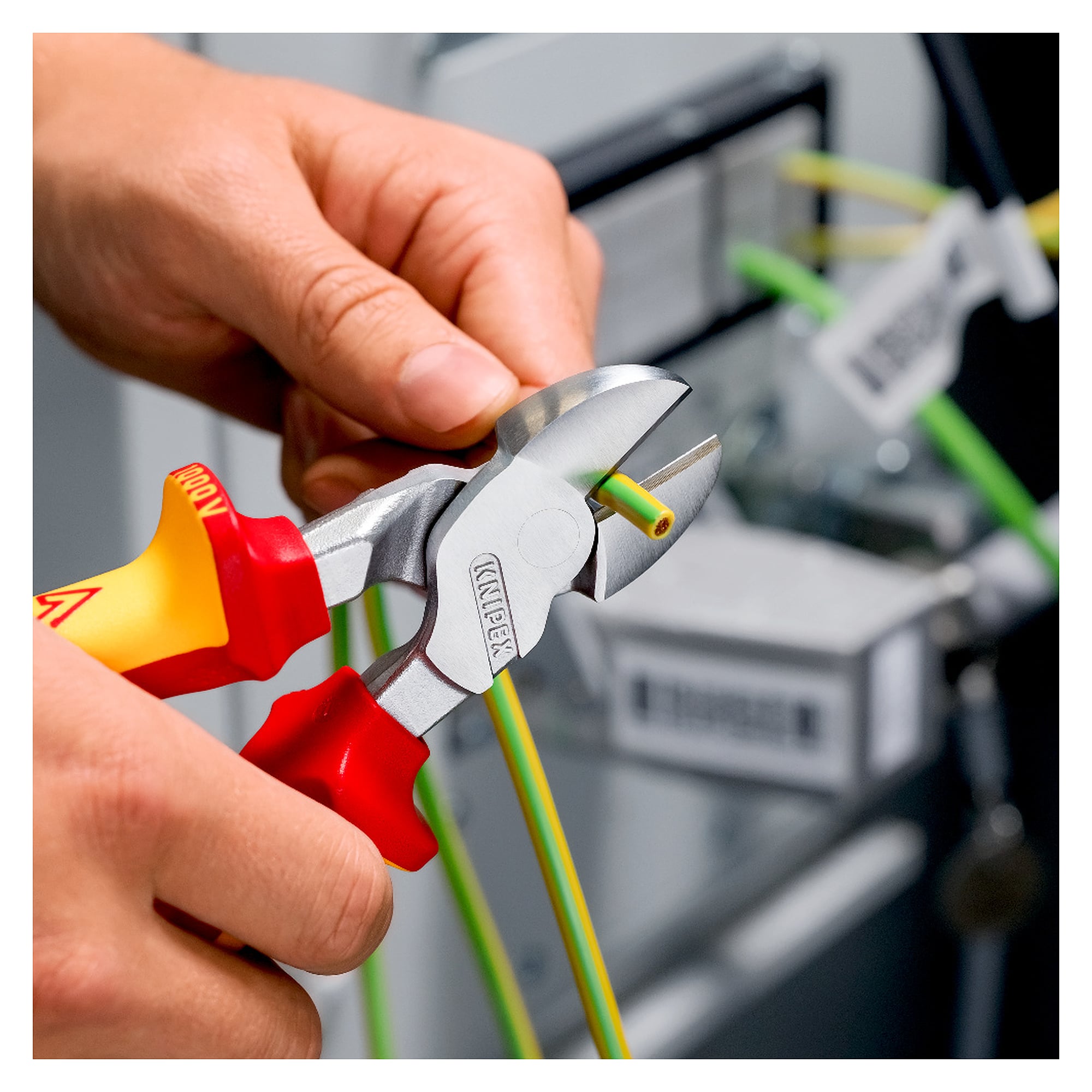 High leverage diagonal cutter insulated VDE with tether point, hard wire 3.0 mm dia., 200 mm
