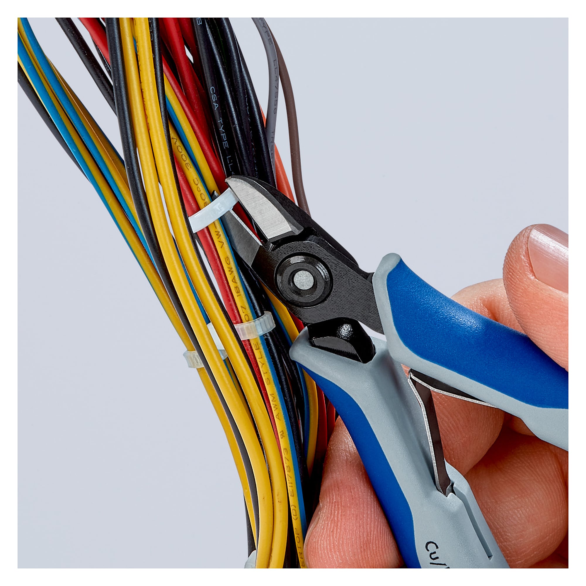Präzisions-Elektronik-Seitenschneider mit geschraubtem Gelenk, Schneiden 64 HRC, 125 mm
