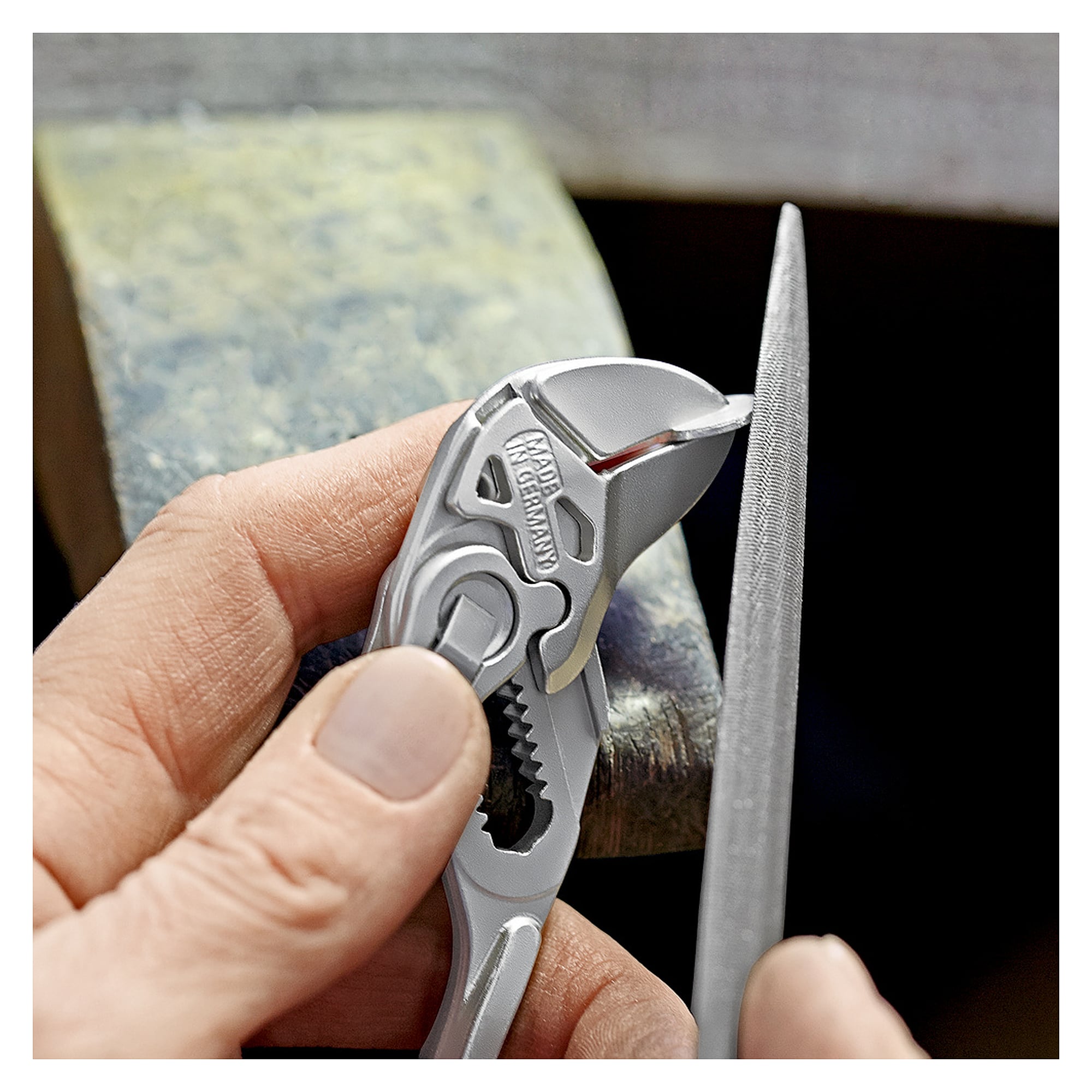 Mini pliers wrench with smooth jaws, up to 23 mm across flats, 11 adjustment positions, 125 mm