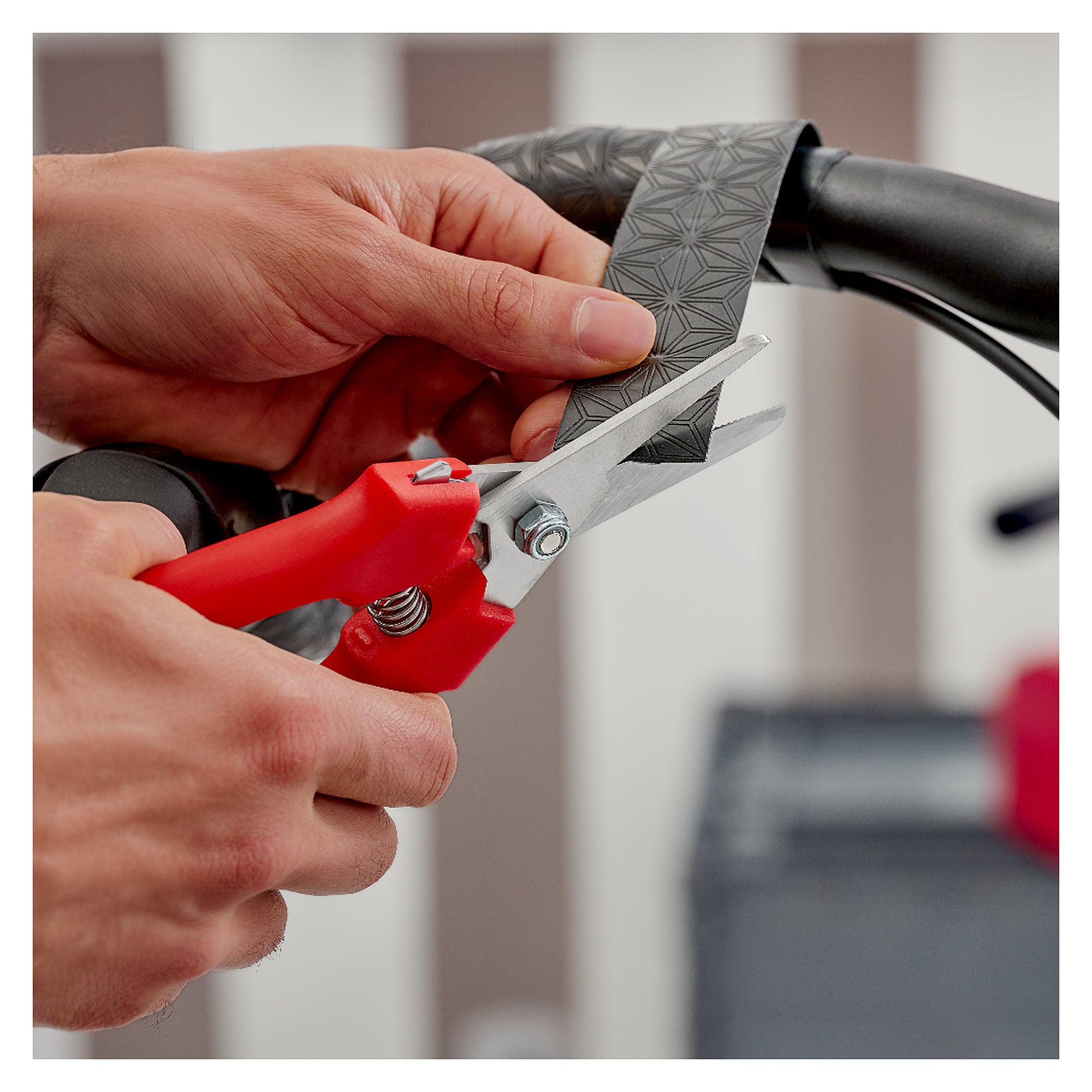 Combination shears with opening spring and locking device, 40 mm blade length, 190 mm
