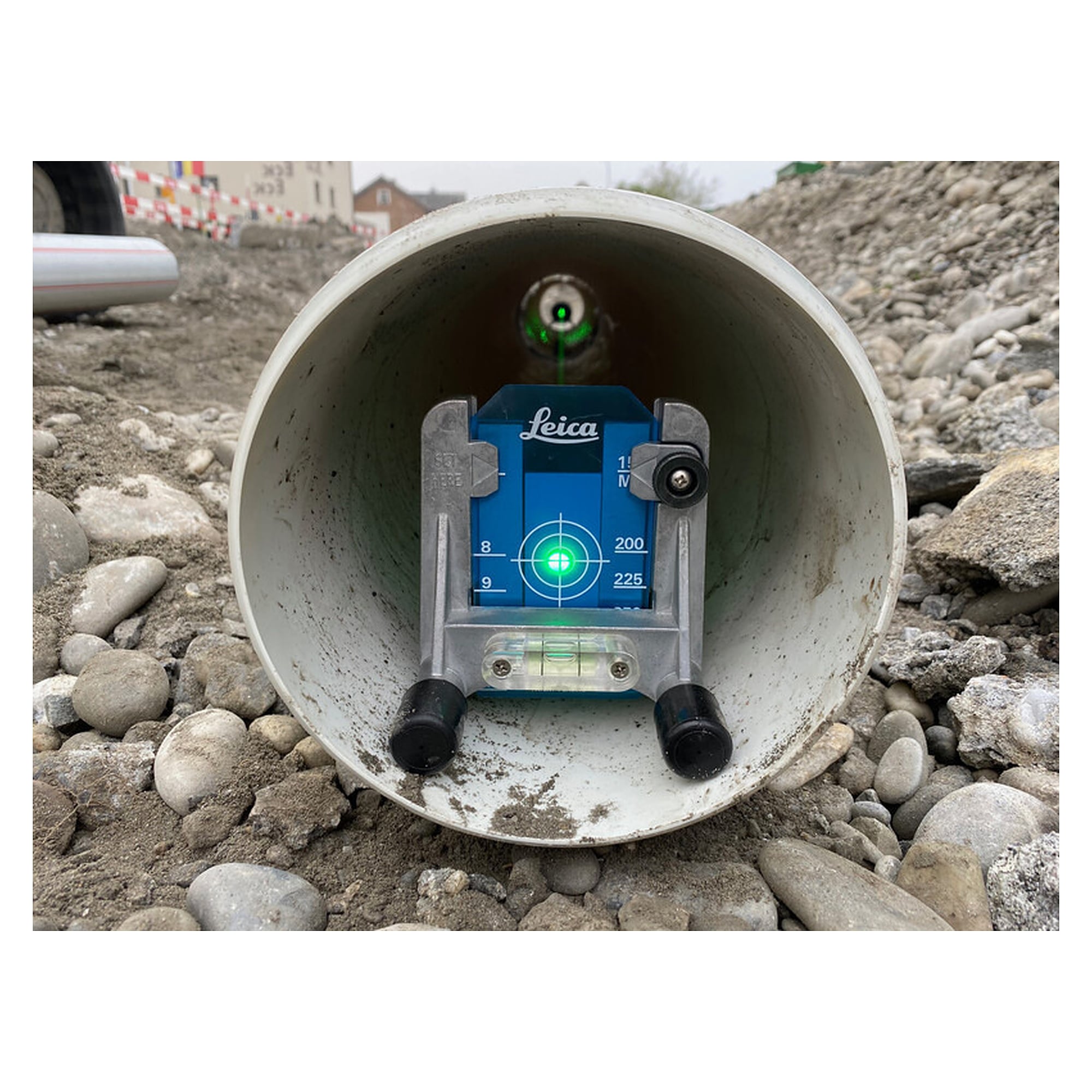 Kit laser de canalisation vert 200 m avec jeu de cibles, batterie et chargeur - Leica Piper 100G