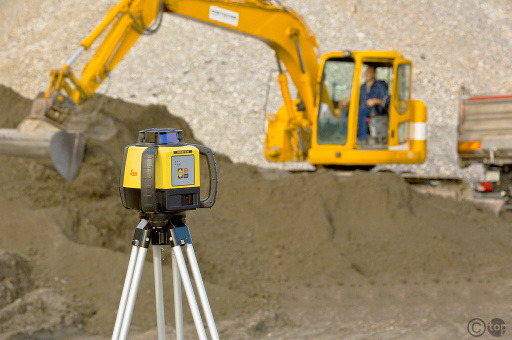 Horizontal rotating laser 800 m with manual slope and case - Leica Rugby 620