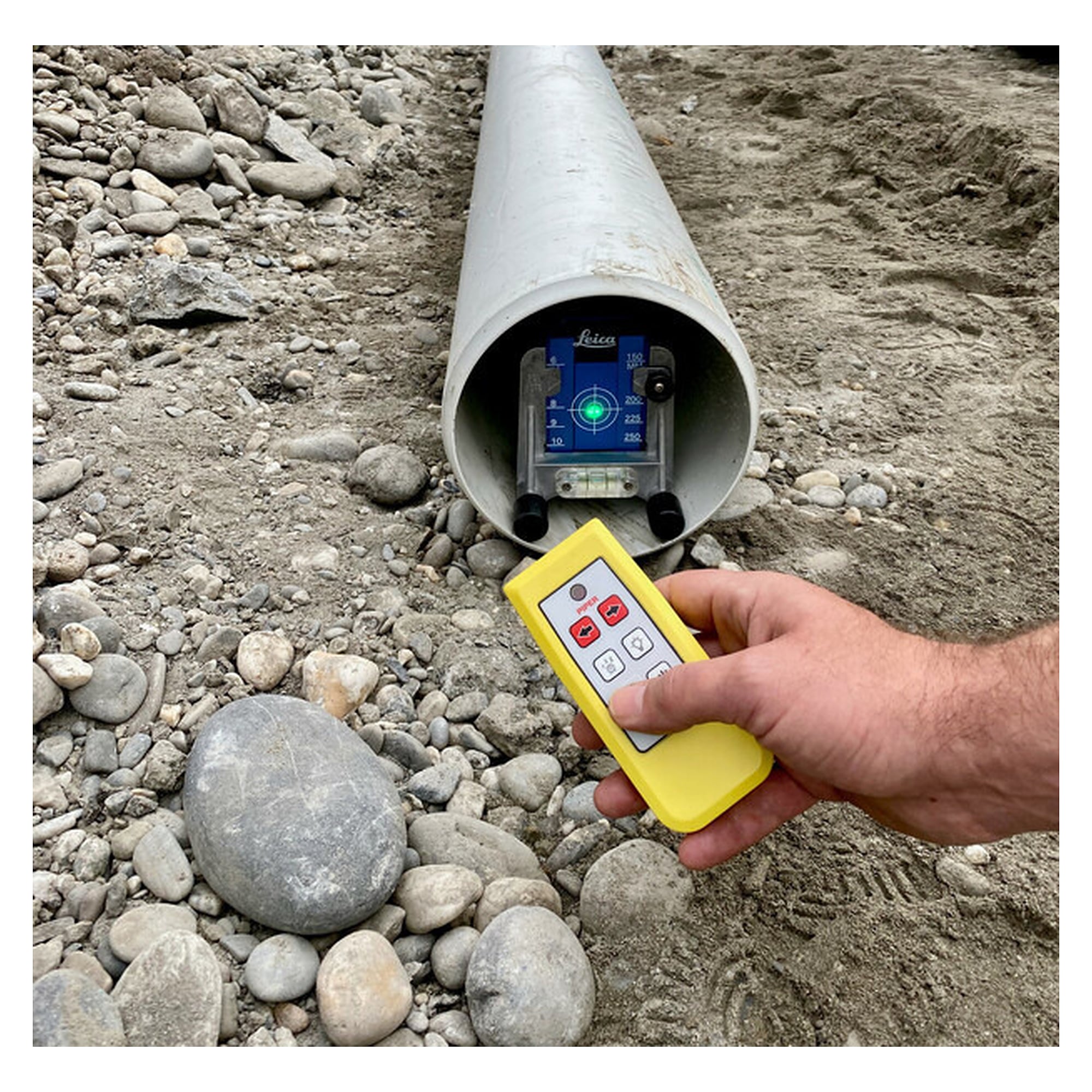 Laser de canalisation vert 200 m classe 2M avec coffret - Leica Piper 100G