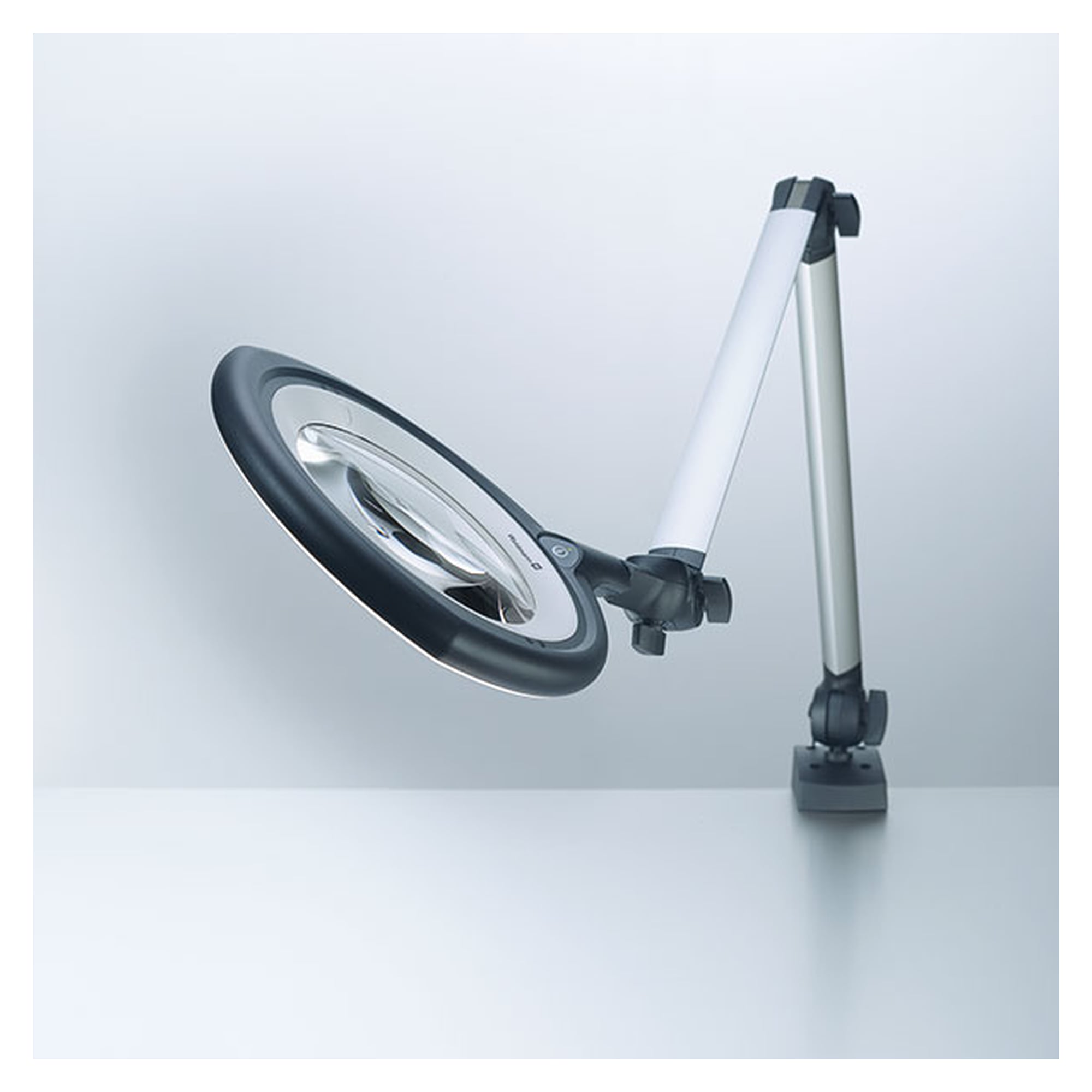 LED-Lupenleuchte TEVISIO TVD 750/940/DM, Glaslinse 3,5 dpt, langes Gestänge, 4000 K