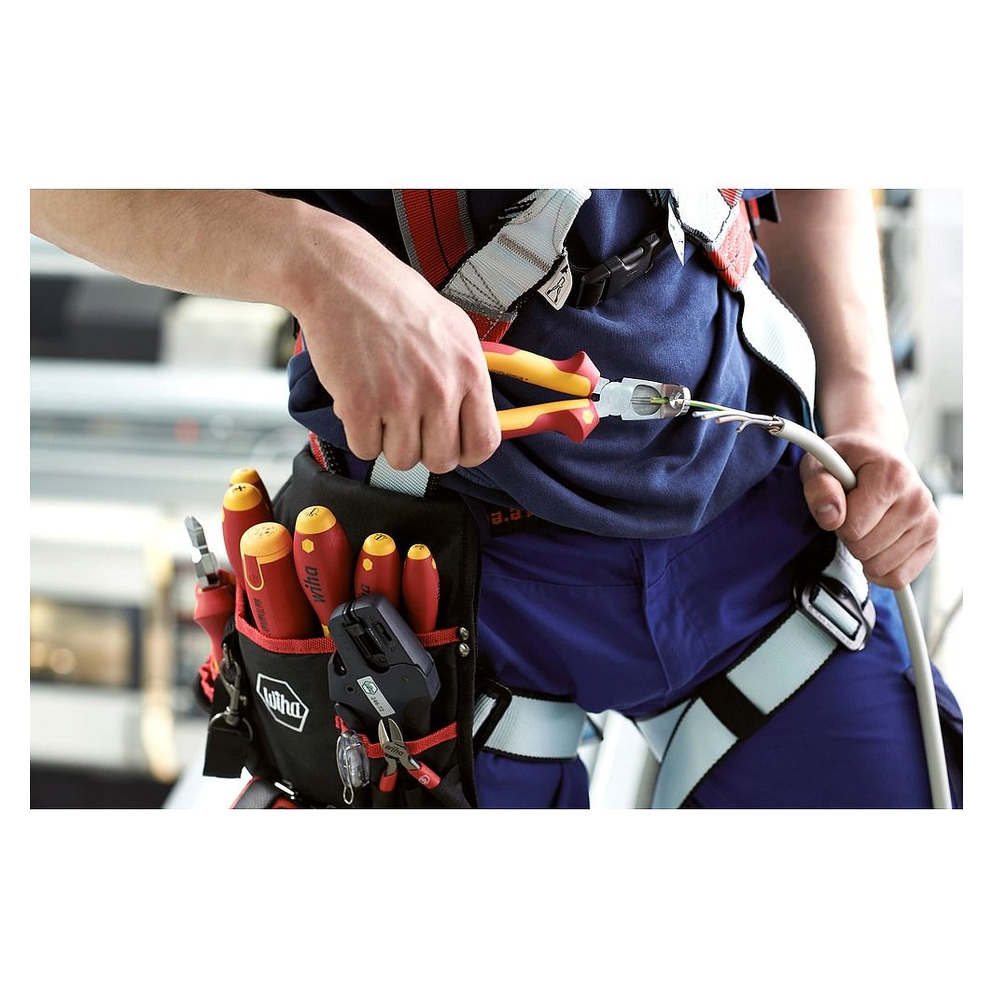 TriCut Professional electric Installation Pliers 3in1 Cutting/Stripping/Skinning 170 mm VDE - Wiha 38552