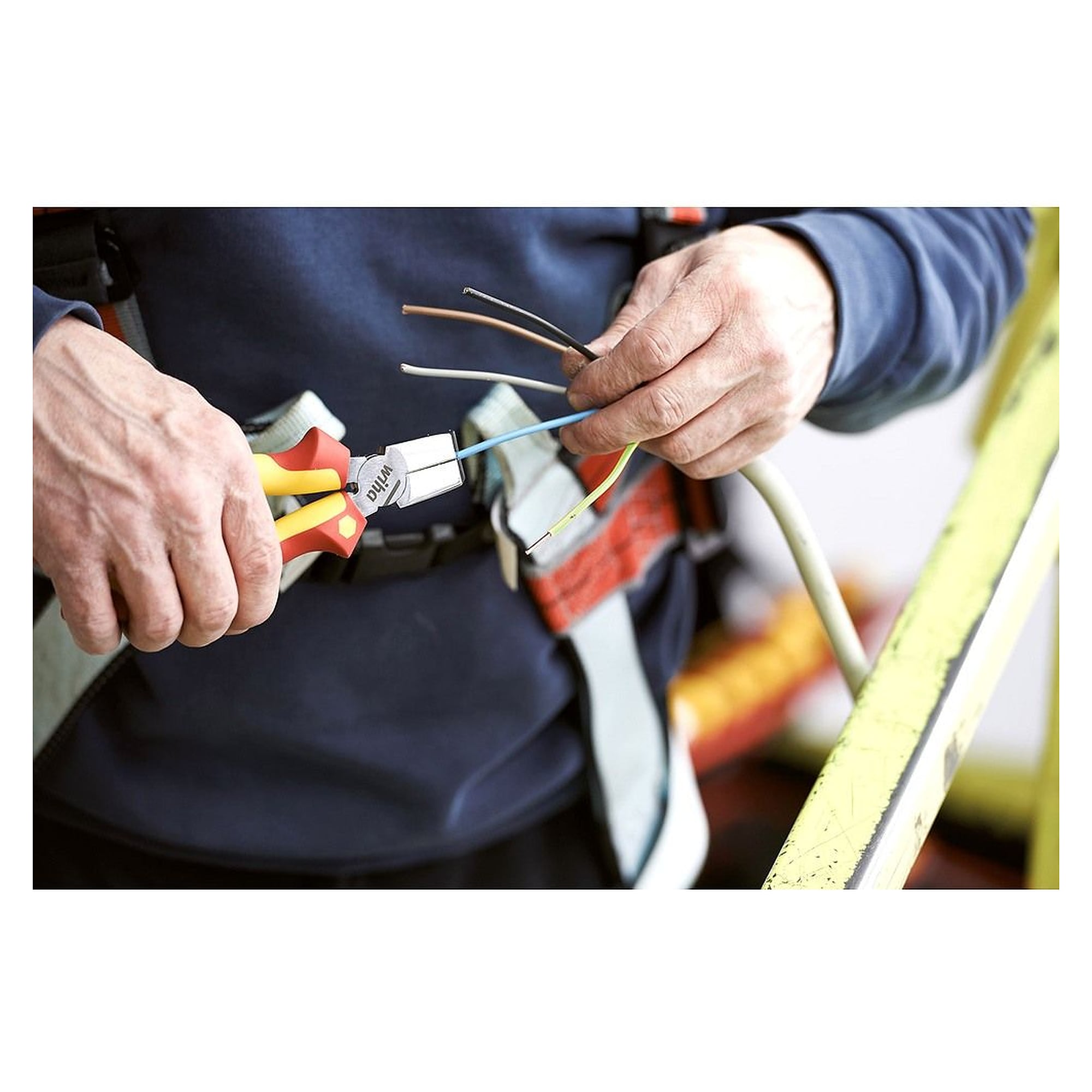 TriCut Professional electric Installation Pliers 3in1 Cutting/Stripping/Skinning 170 mm VDE - Wiha 38552