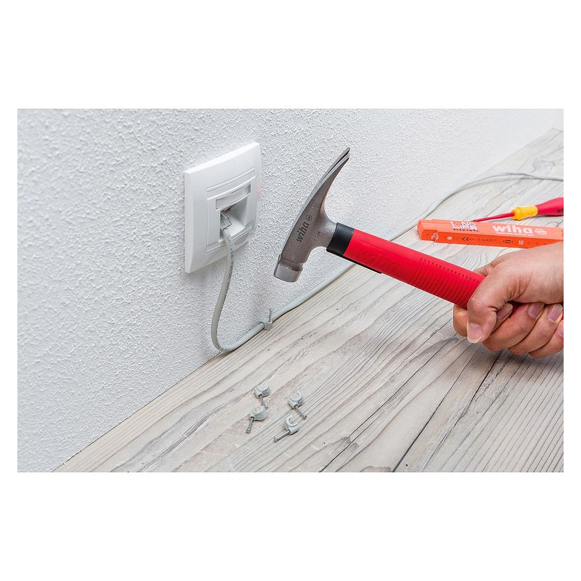 Elektriker Hammer 300 g Kugelkopf, U-förmige Schlagfläche, 283 mm - Wiha 42071