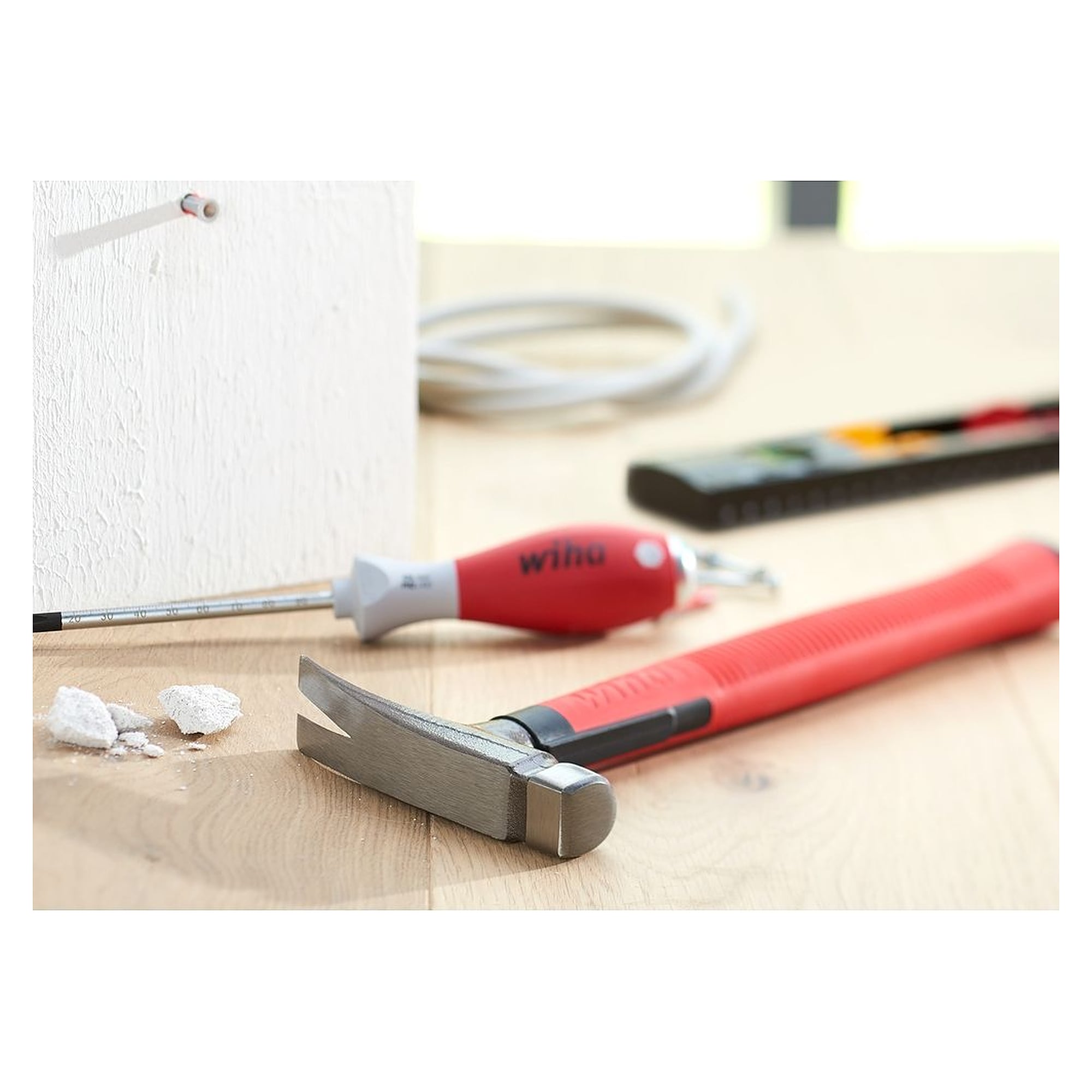 Elektriker Hammer 300 g Kugelkopf, U-förmige Schlagfläche, 283 mm - Wiha 42071